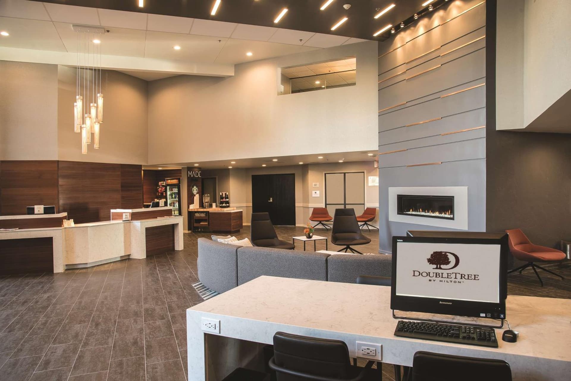 DoubleTree by Hilton Racine Harbourwalk gallery photo in Racine, WI — image 69