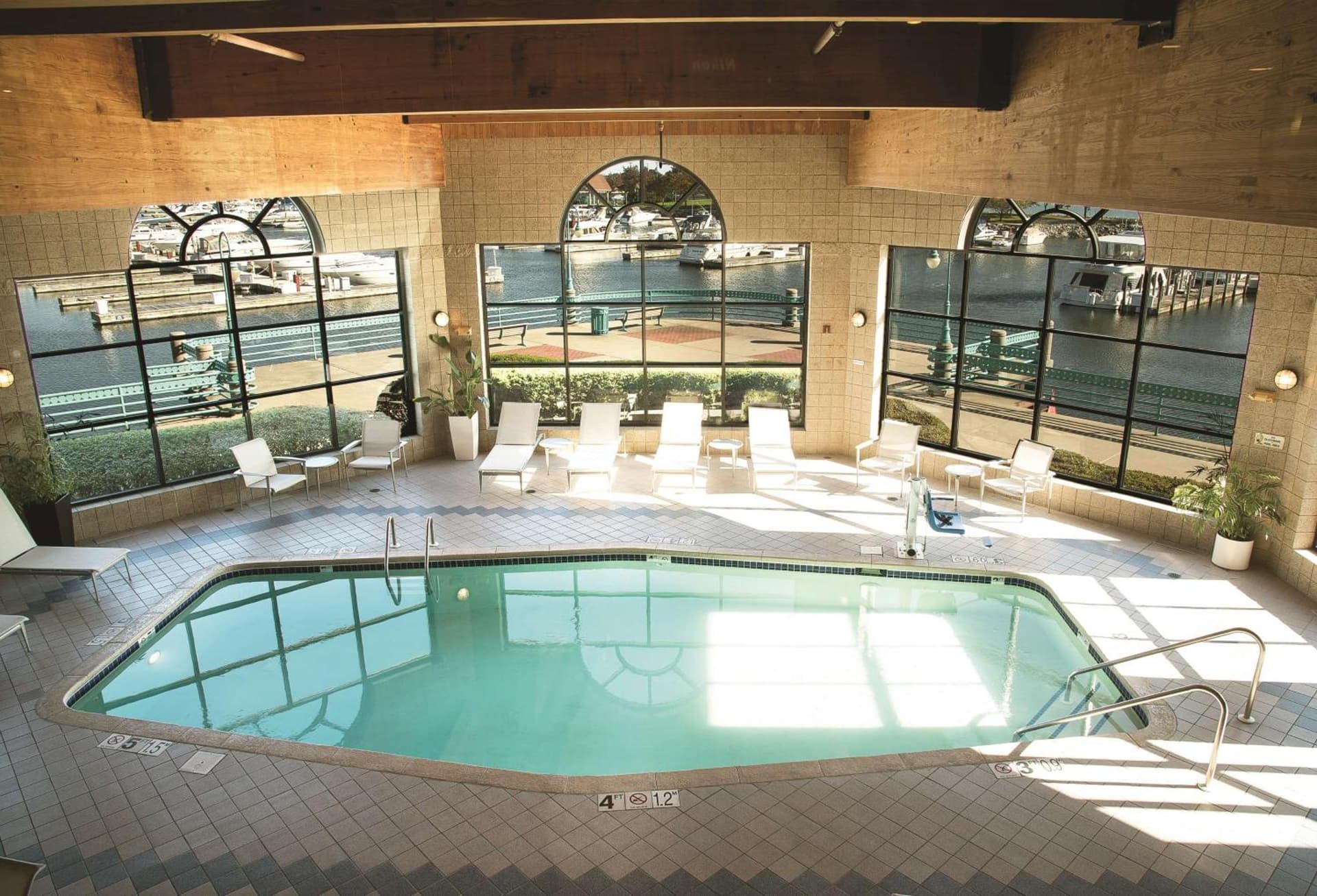 DoubleTree by Hilton Racine Harbourwalk gallery photo in Racine, WI — image 12