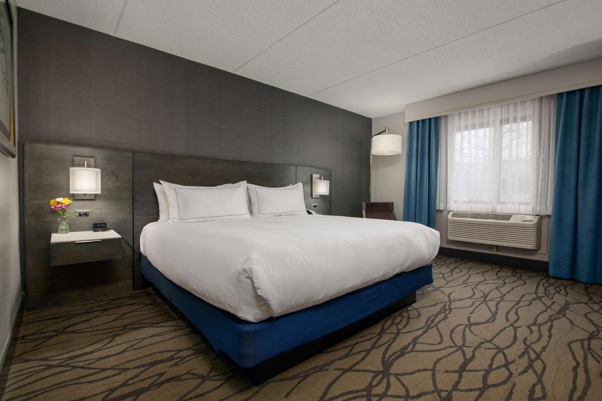 DoubleTree by Hilton Racine Harbourwalk gallery photo in Racine, WI — image 46