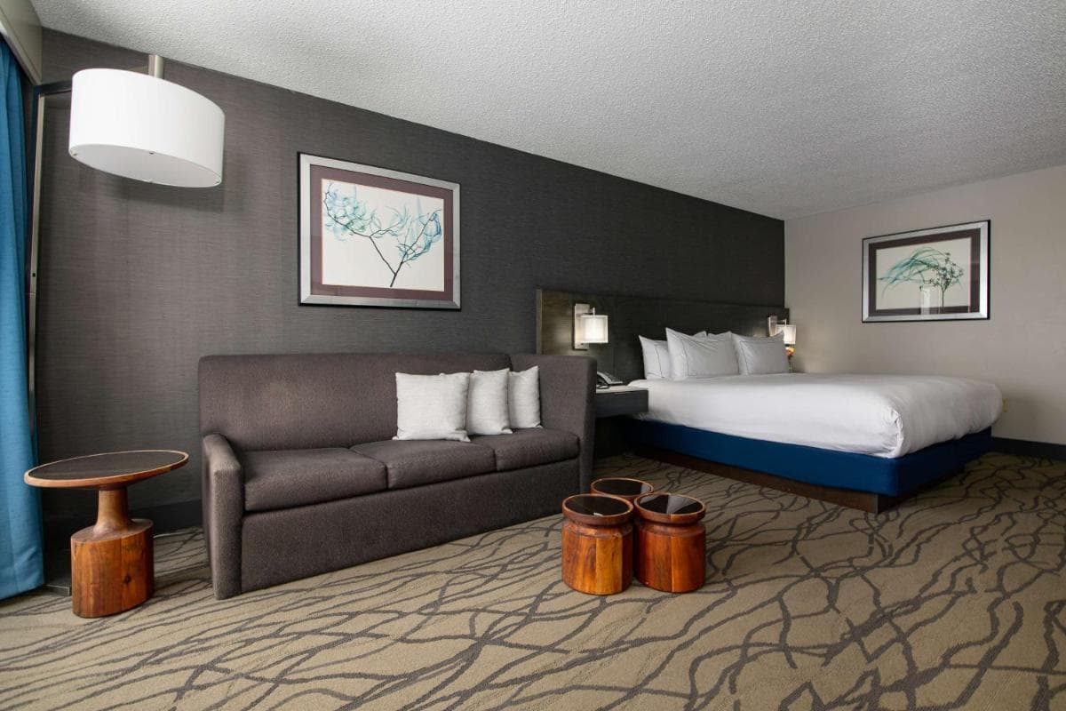 DoubleTree by Hilton Racine Harbourwalk gallery photo in Racine, WI — image 44