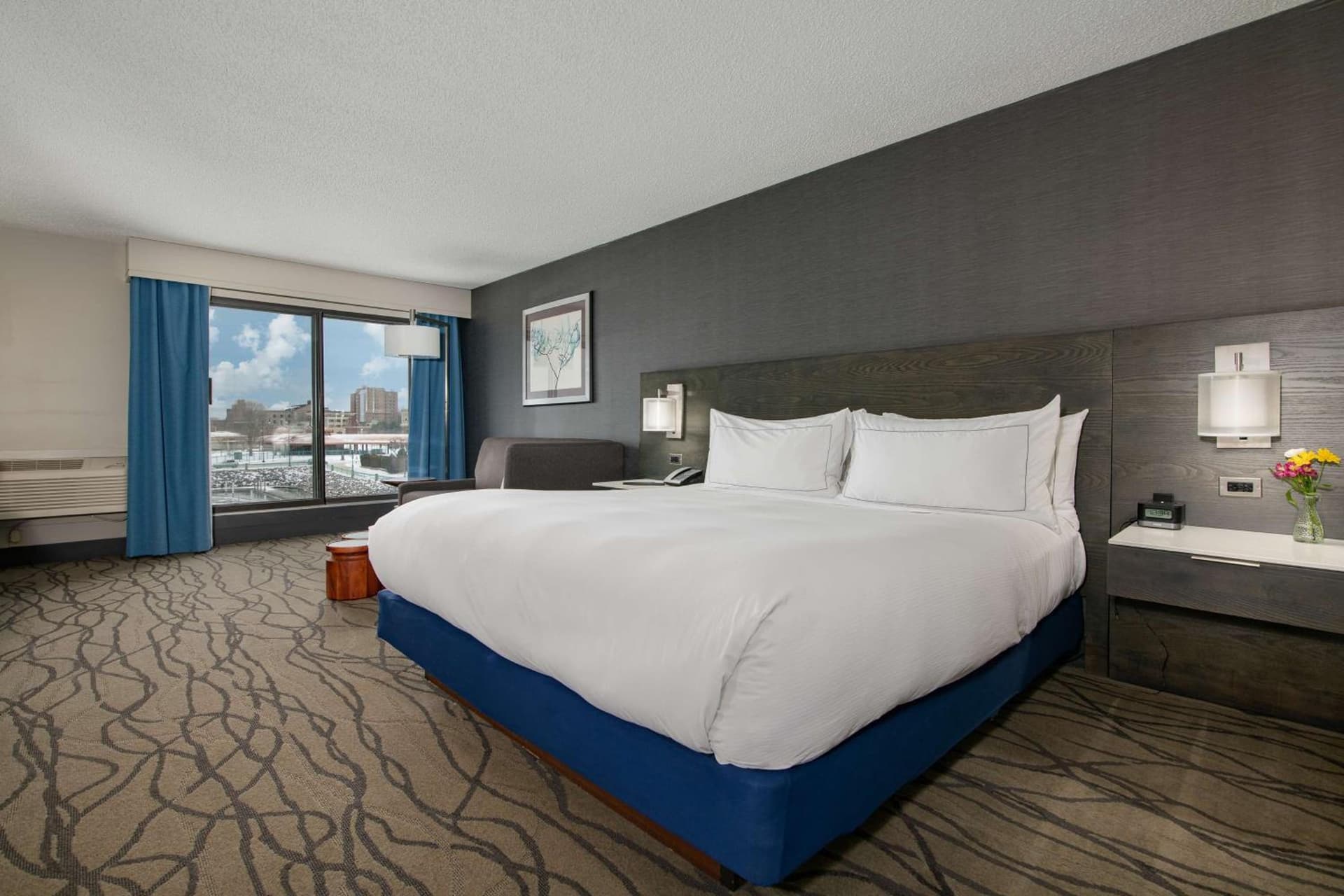 DoubleTree by Hilton Racine Harbourwalk gallery photo in Racine, WI — image 37