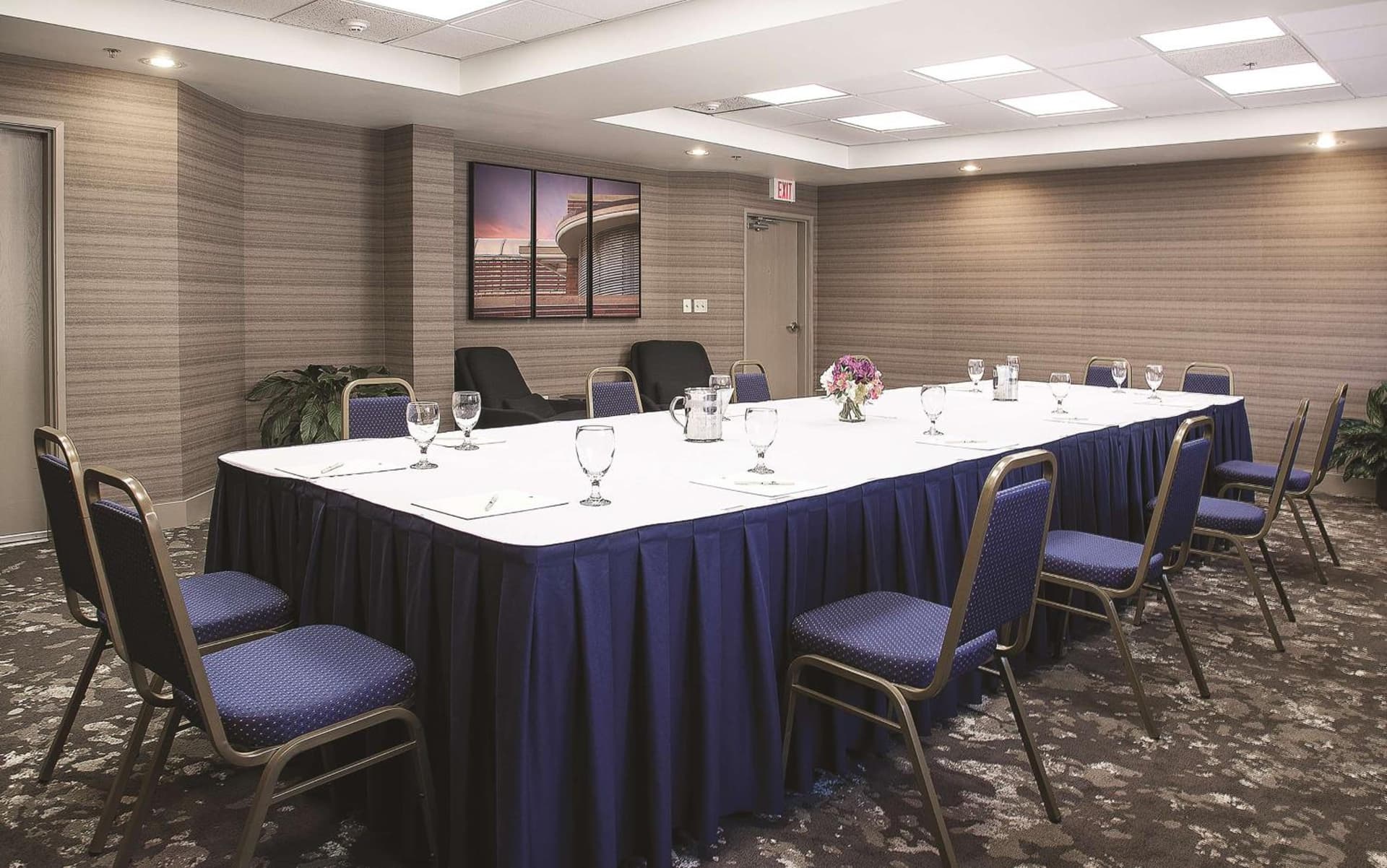 DoubleTree by Hilton Racine Harbourwalk gallery photo in Racine, WI — image 77