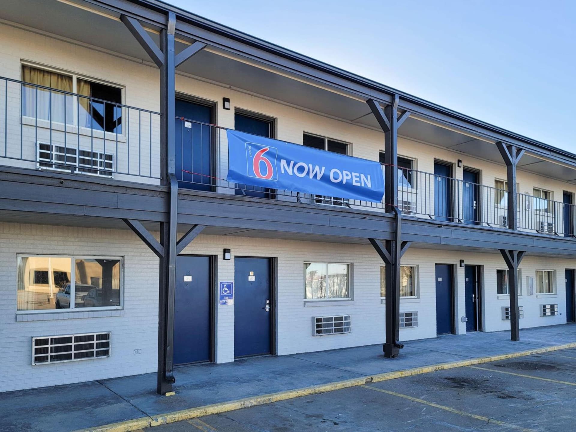 Motel 6 Wichita KS South I35 property views in Wichita, KS — gallery photo 3