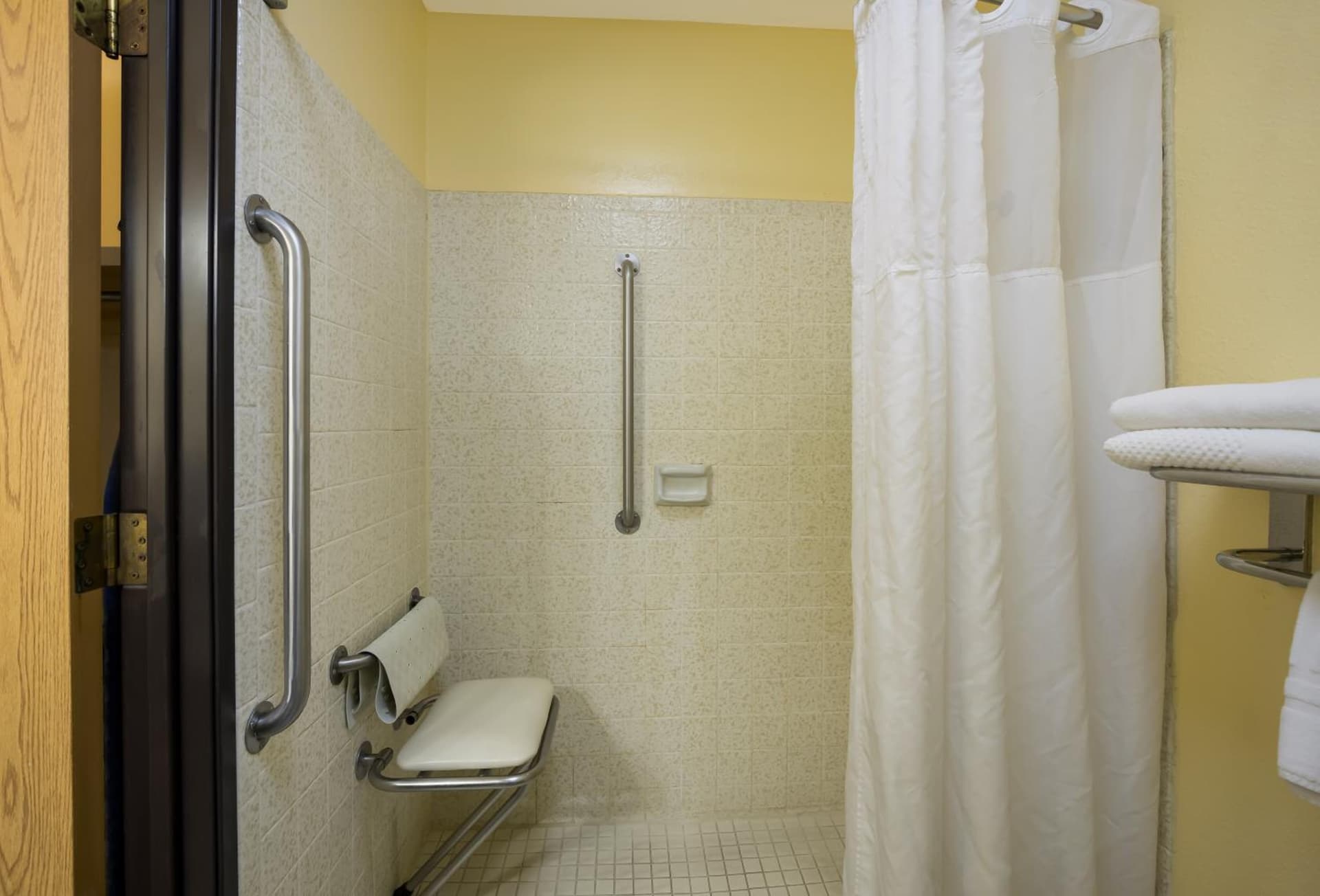 Quality Inn & Suites Medford Airport gallery photo in Medford, OR — image 16