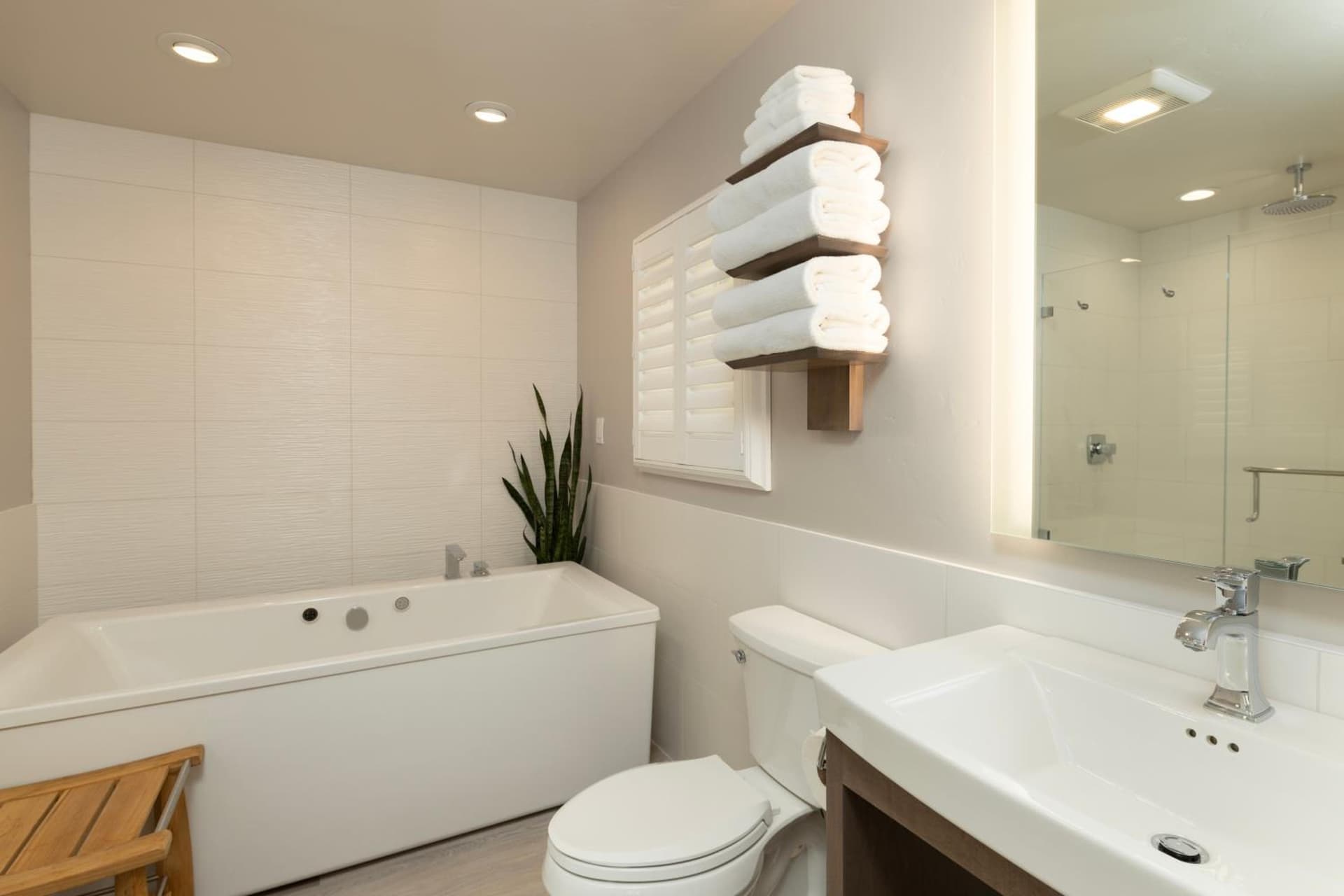 Marina Beach Hotel gallery photo in Santa Barbara, CA — image 27