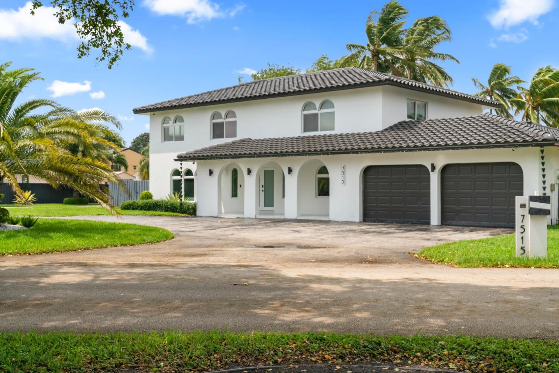 Ultimate Vacation Retreat heated pool & Mini Golf L63 featured exterior or lobby in Hialeah, FL — similar hotel