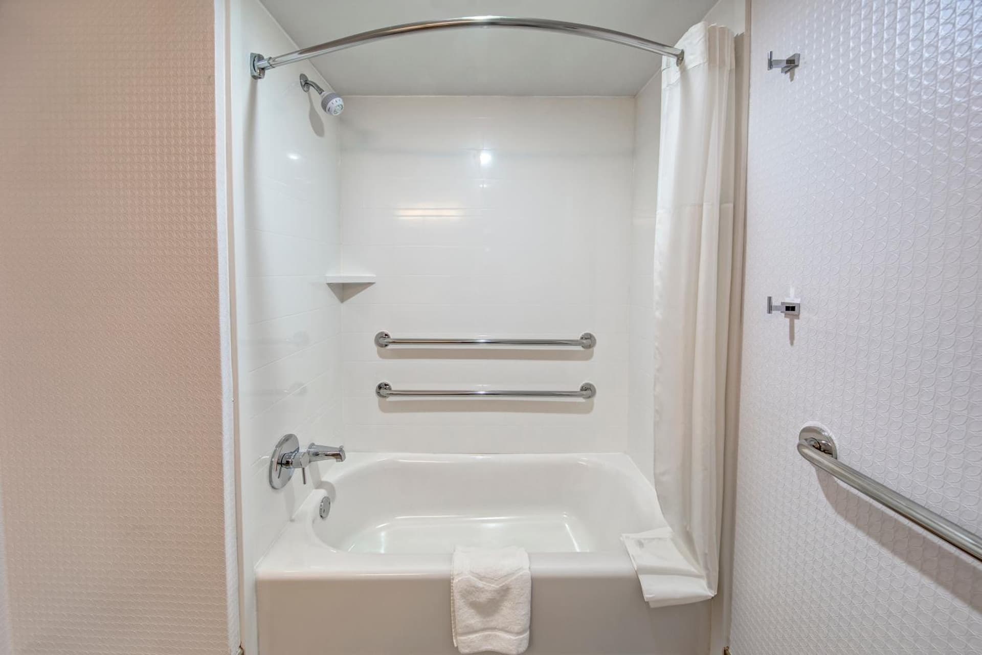 Hampton Inn Orlando-Maingate South property views in Davenport, FL — gallery photo 3