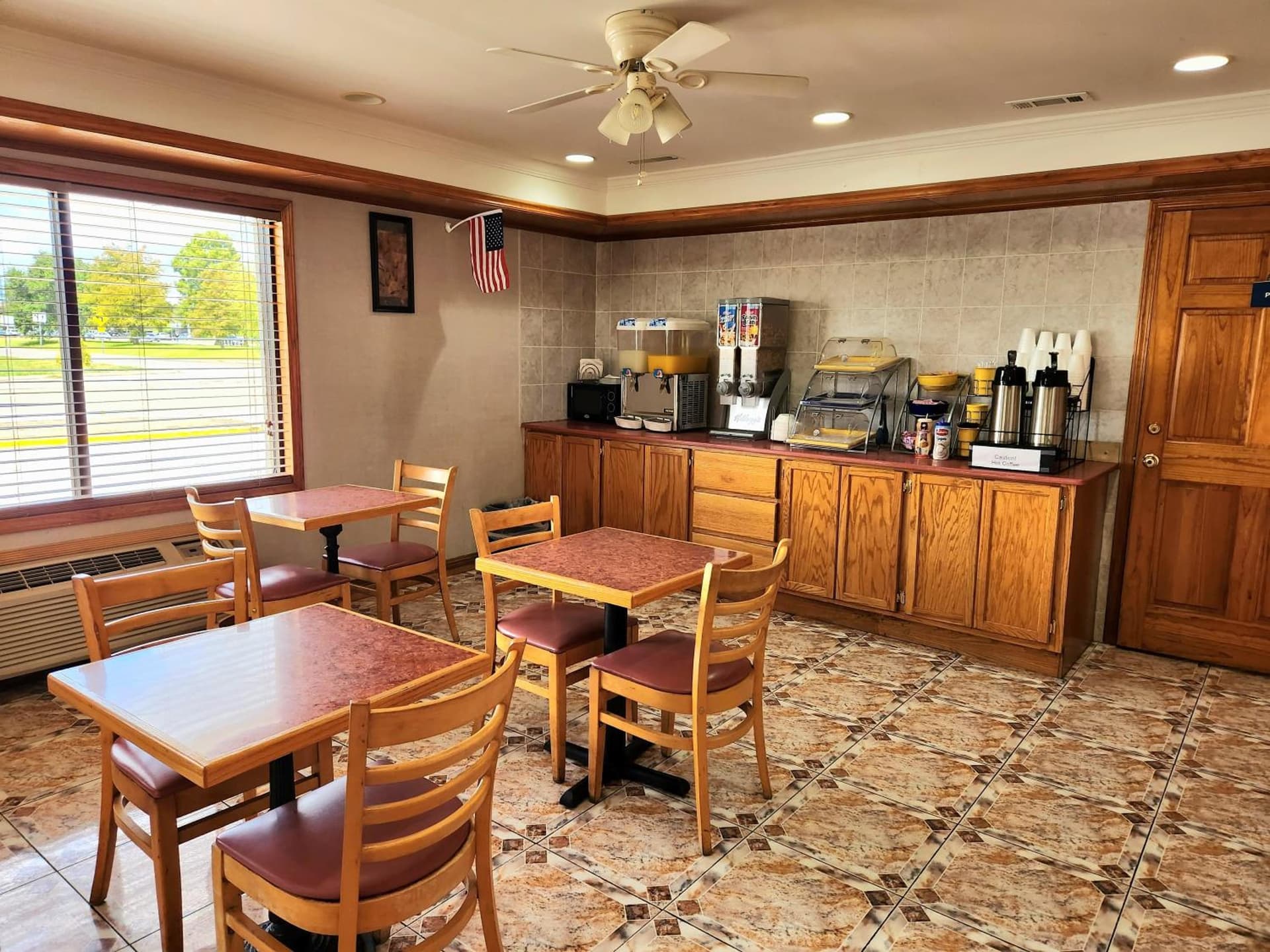 Days Inn by Wyndham Slidell gallery photo in Slidell, LA — image 15