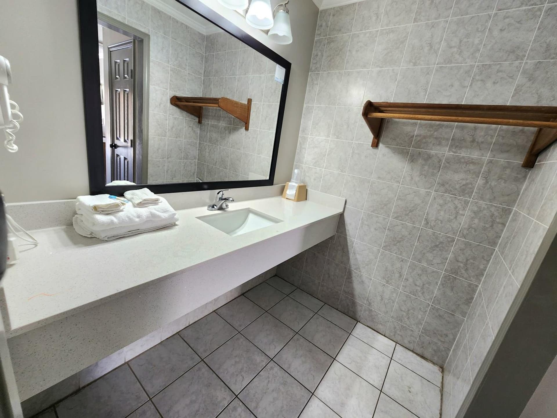 Days Inn by Wyndham Slidell gallery photo in Slidell, LA — image 25