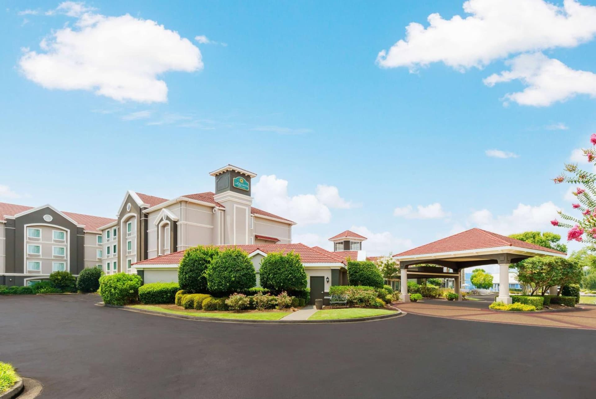 La Quinta by Wyndham Myrtle Beach Broadway Area featured exterior or lobby in Myrtle Beach, SC — similar hotel