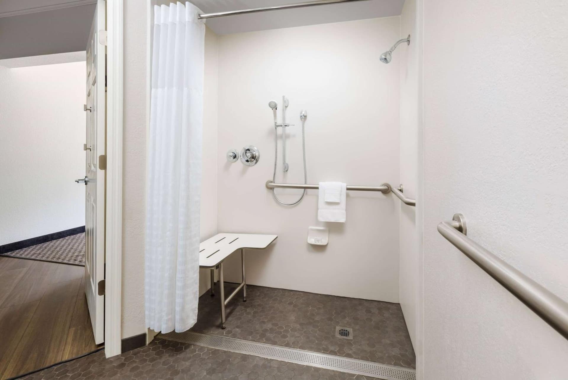 La Quinta by Wyndham Tampa Brandon Regency Park gallery photo in Brandon, FL — image 16