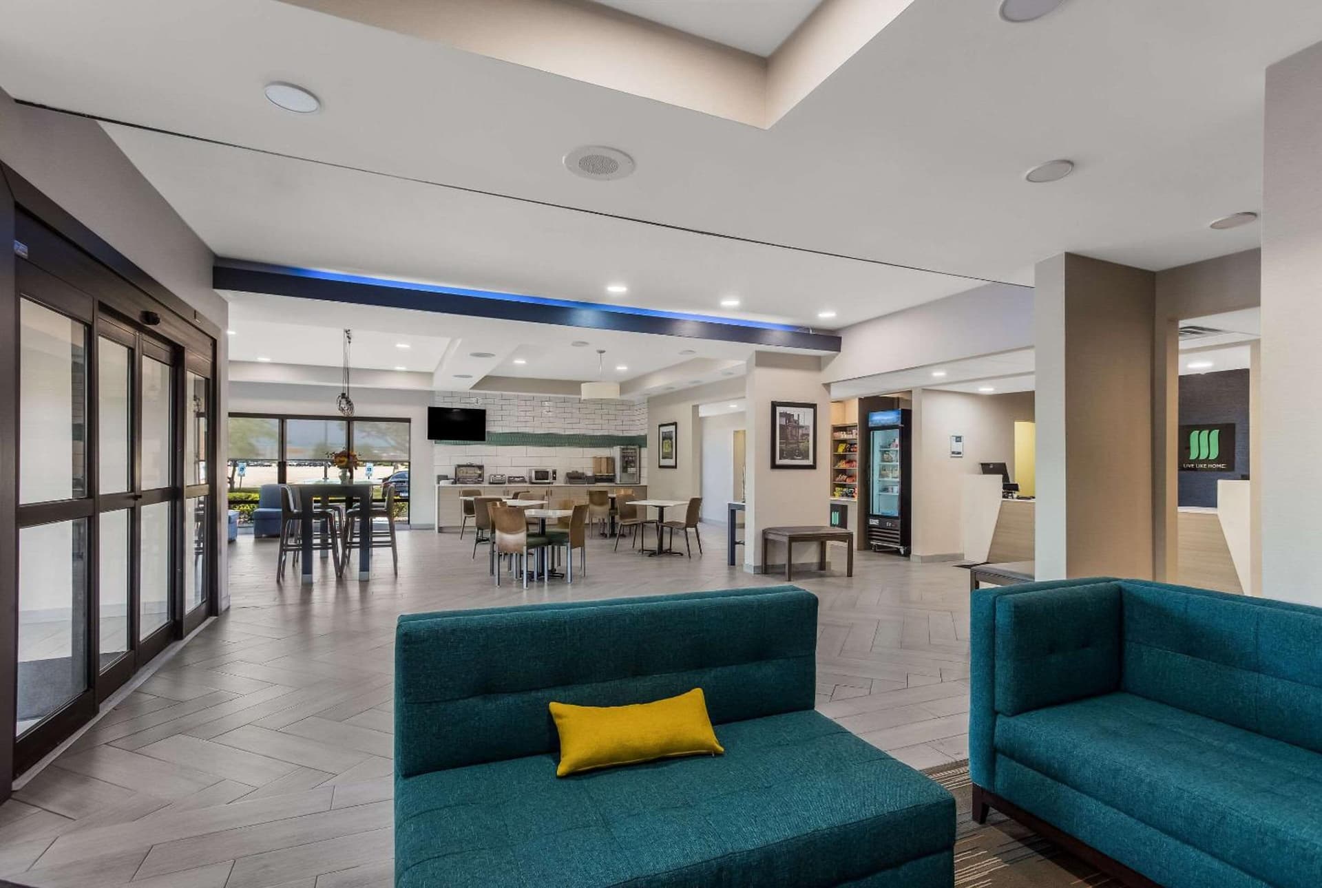 MainStay Suites Bourbonnais - Kankakee interior in Bourbonnais, IL — gallery photo 2