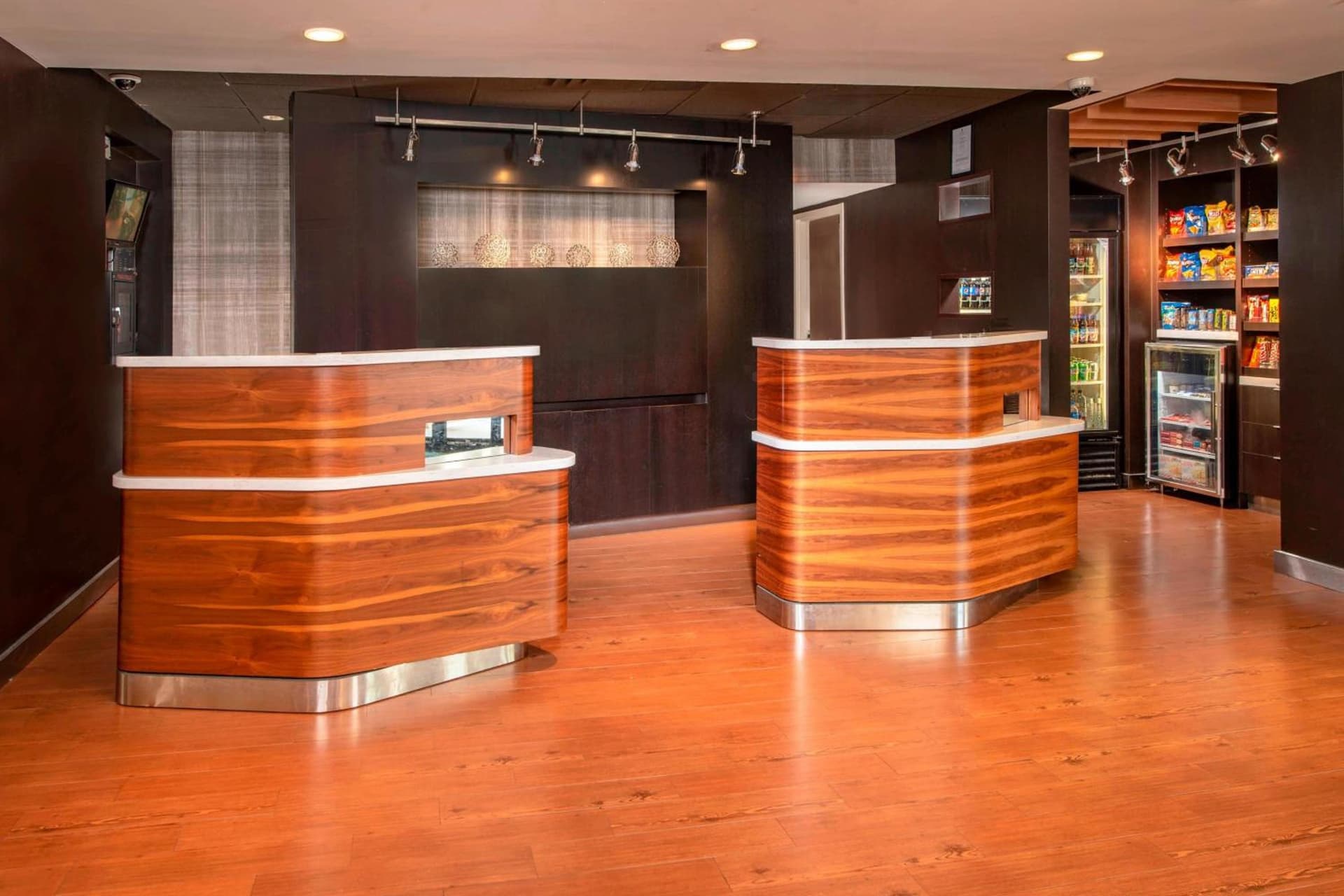 Courtyard by Marriott Rockville property views in Rockville, MD — gallery photo 3