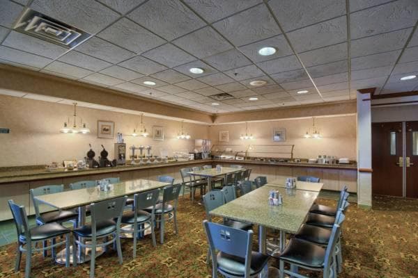 Medallion Inn and Suites interior in Arlington, WA — gallery photo 2