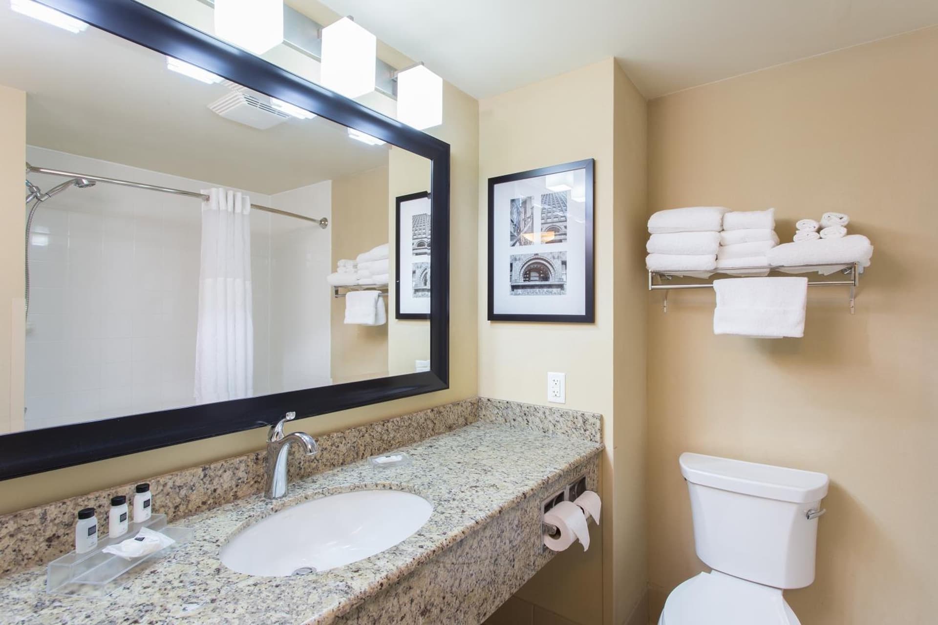 Country Inn & Suites by Radisson, Buffalo South I-90, NY gallery photo in West Seneca — image 28