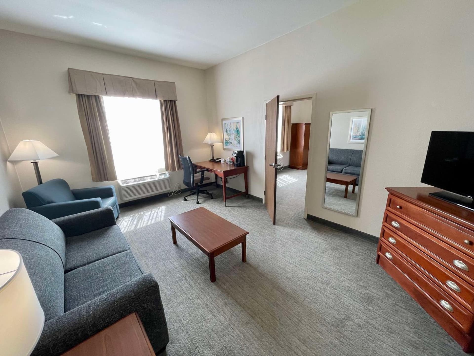 Best Western Plus Executive Hotel & Suites gallery photo in Sulphur, LA — image 4
