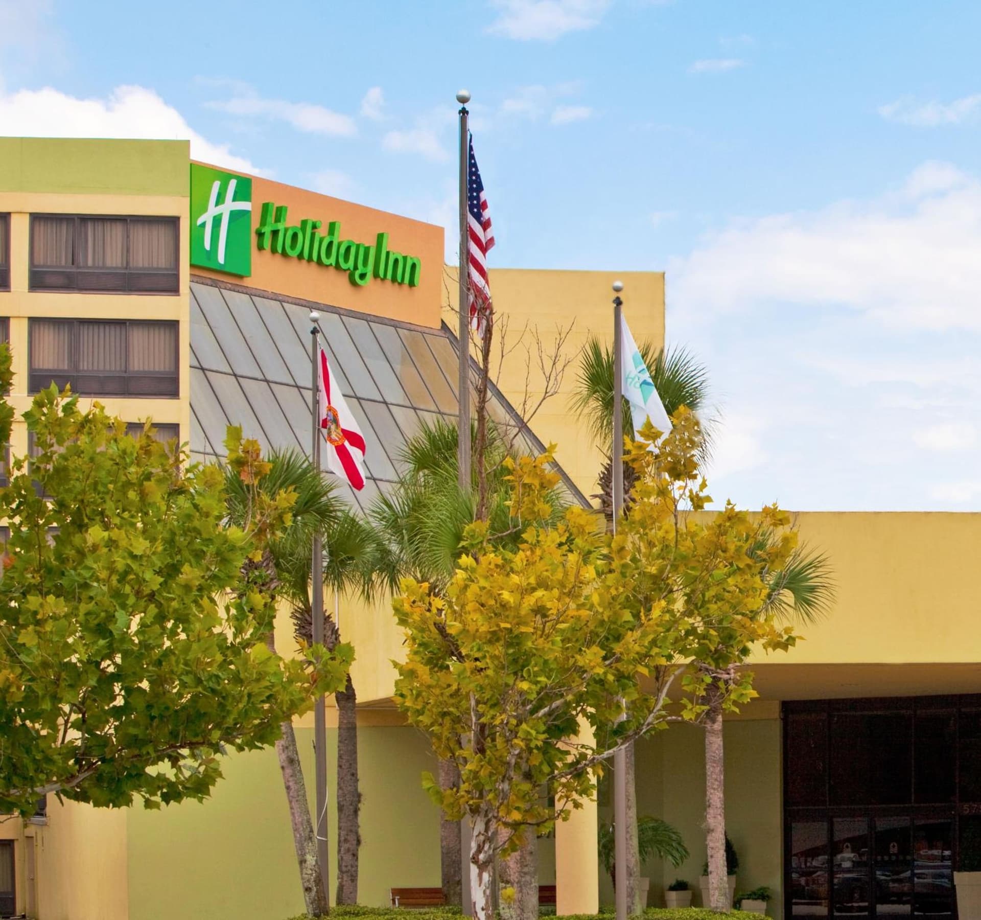 Holiday Inn Orlando International Airport by IHG featured exterior or lobby in Orlando, FL — similar hotel