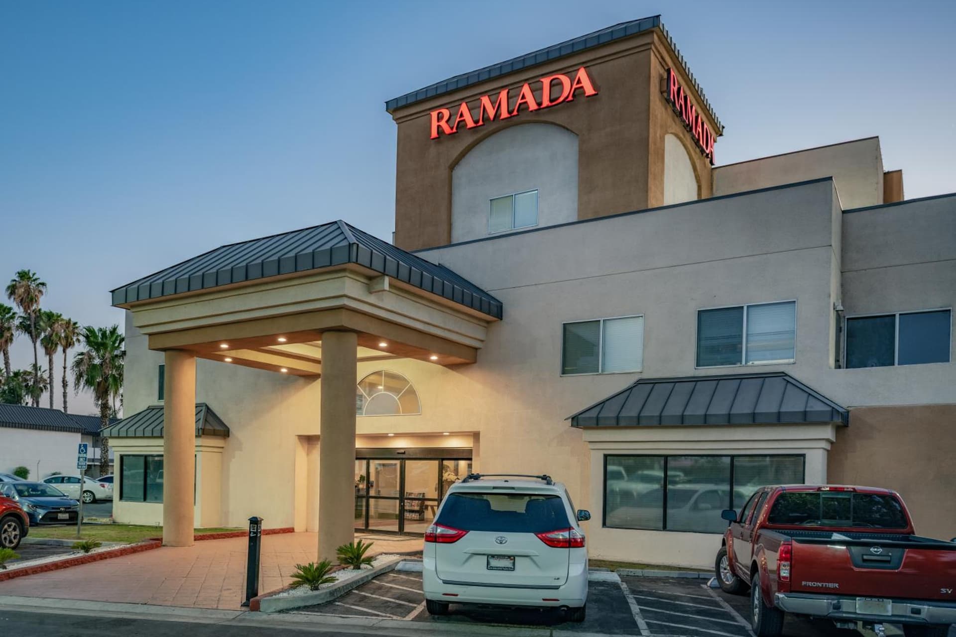 Ramada by Wyndham Bakersfield gallery photo in Bakersfield, CA — image 8