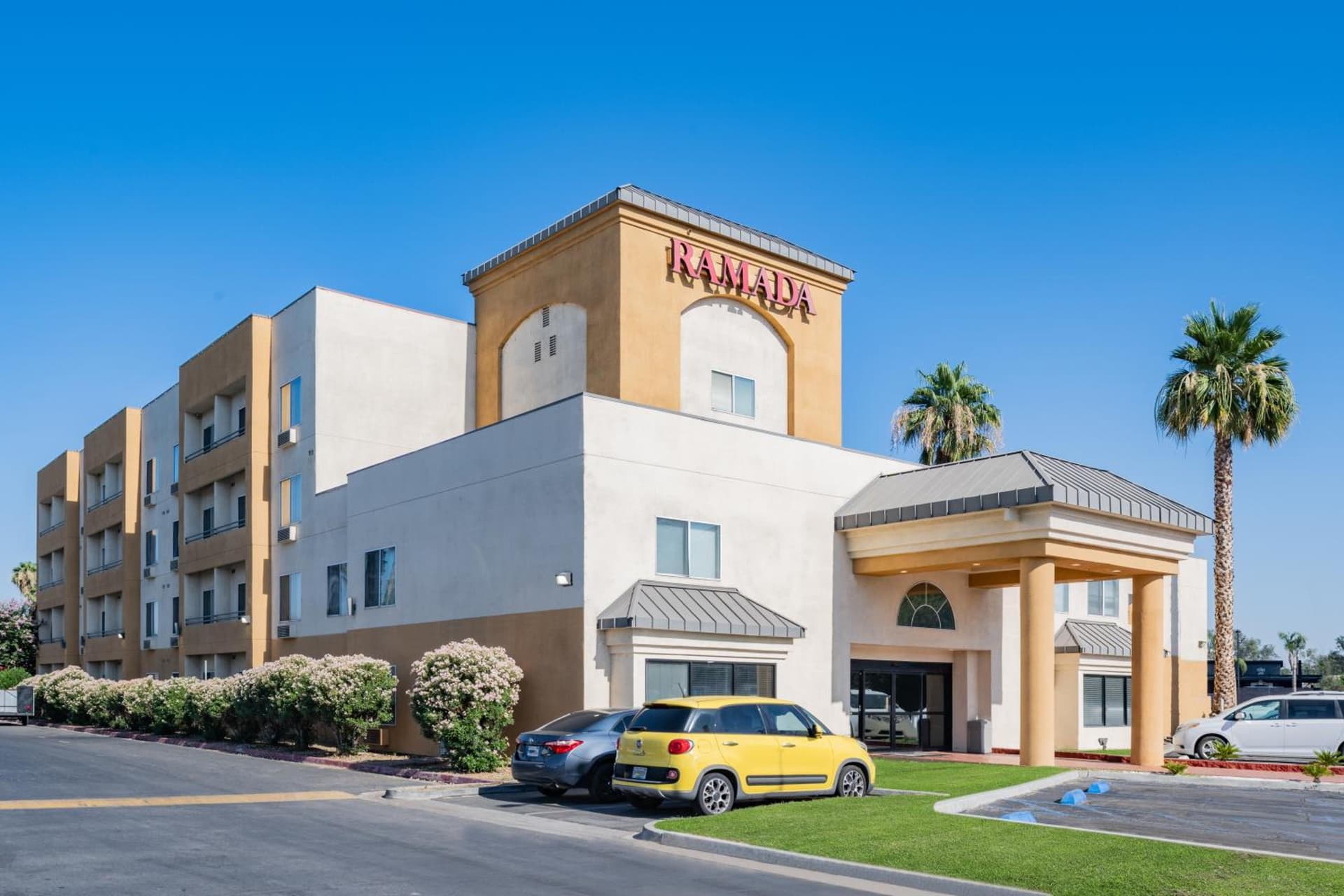 Ramada by Wyndham Bakersfield gallery photo in Bakersfield, CA — image 9