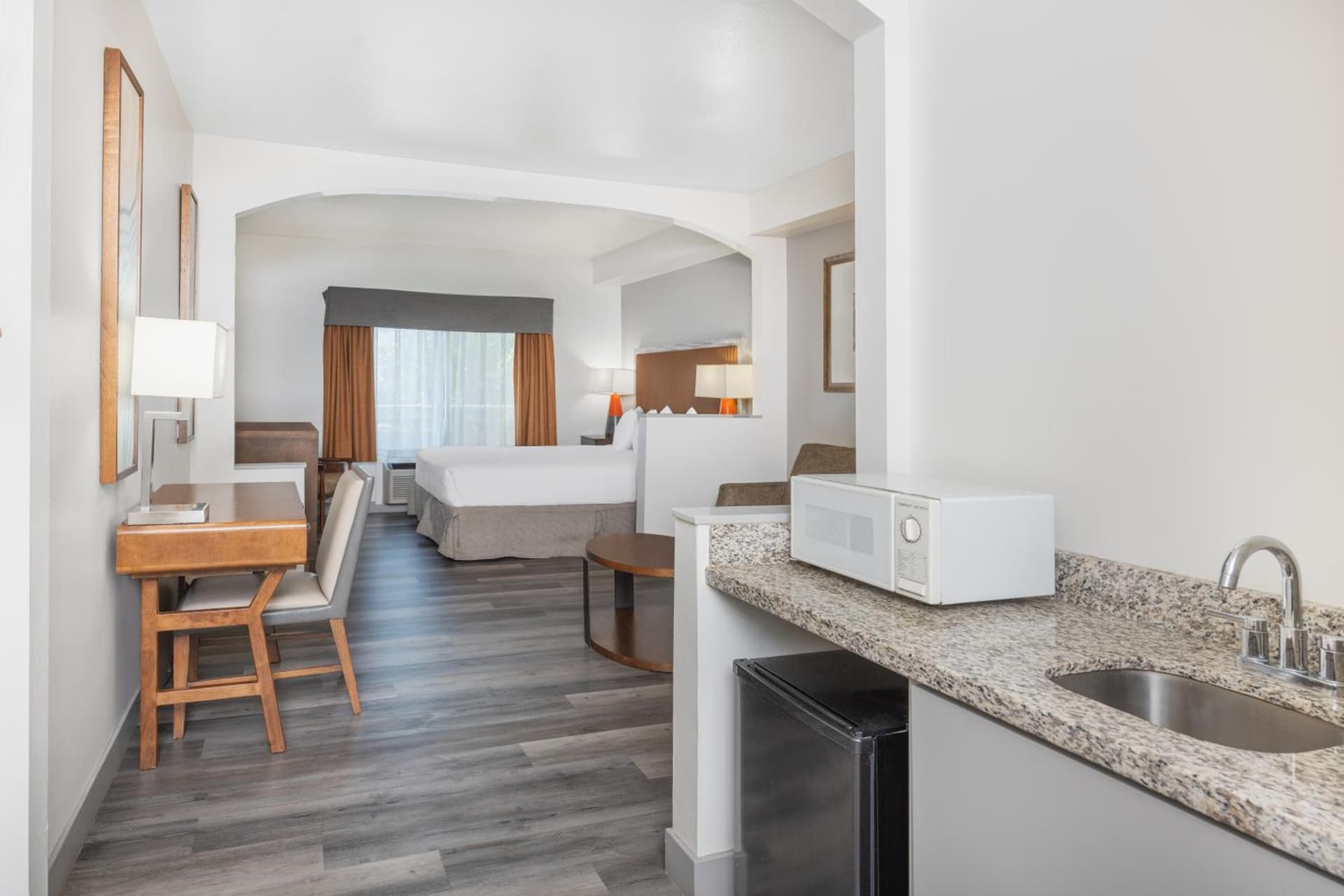 Ramada by Wyndham Bakersfield gallery photo in Bakersfield, CA — image 14
