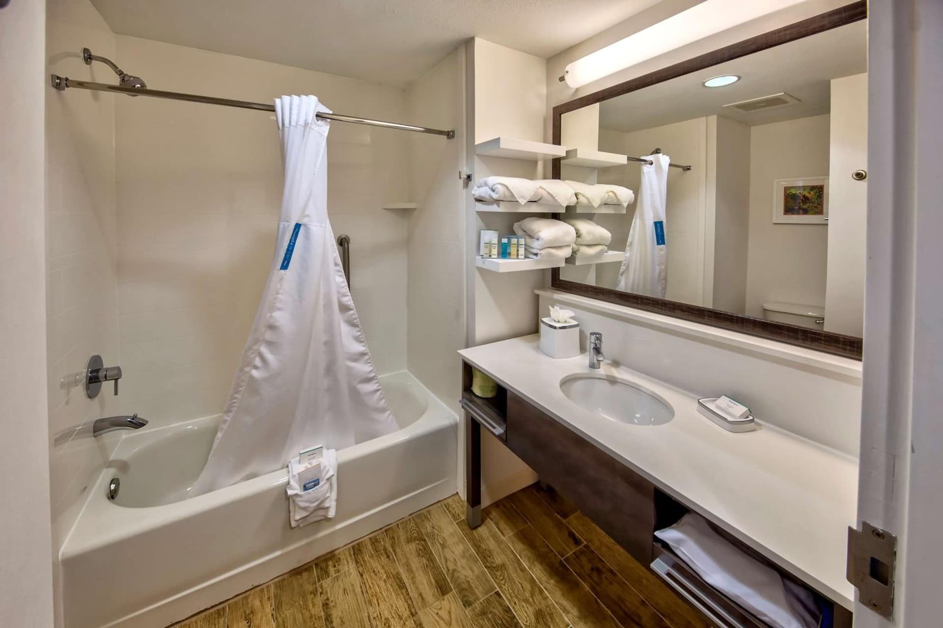 Hampton Inn Winter Haven gallery photo in Winter Haven, FL — image 37