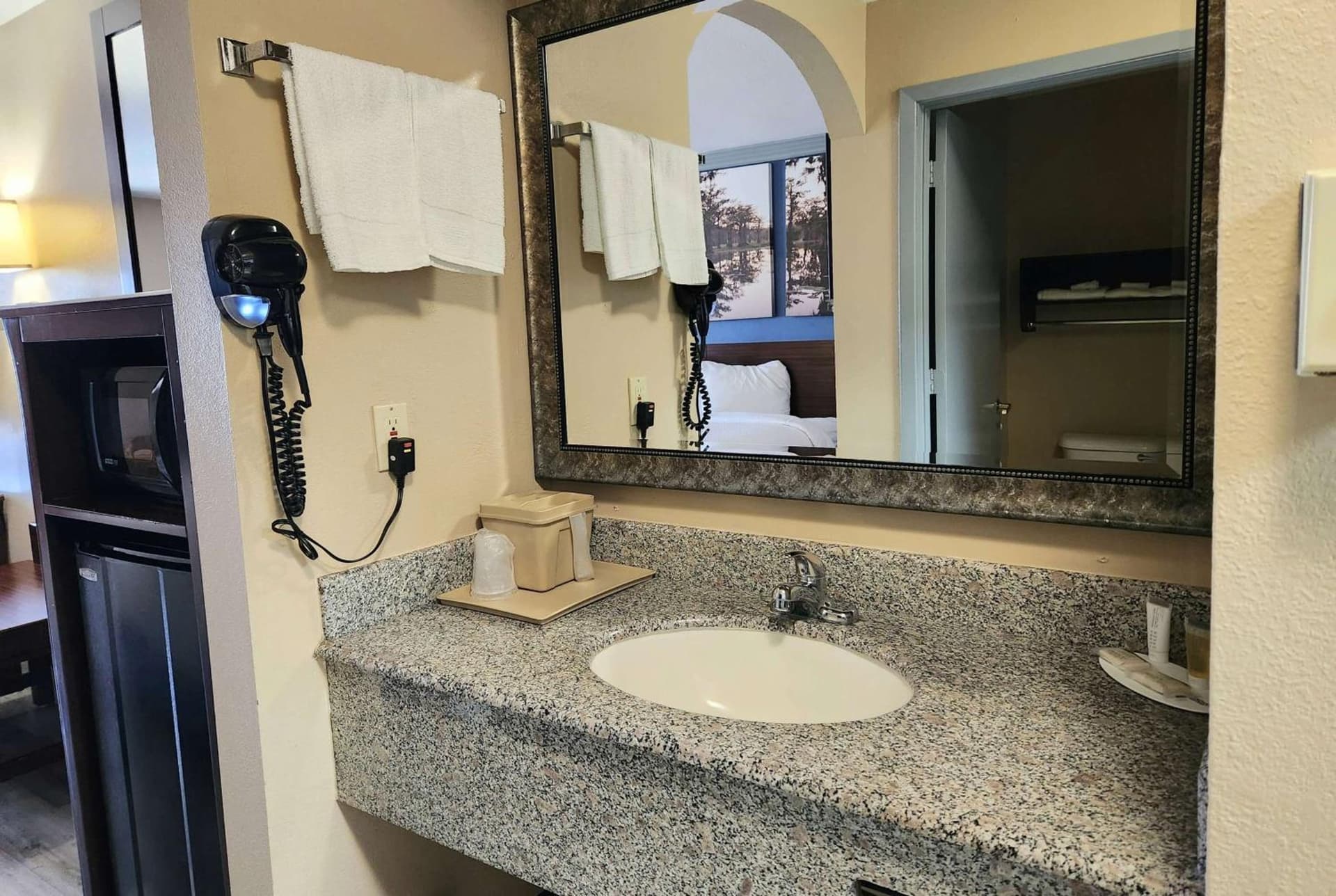 Days Inn by Wyndham Rosenberg gallery photo in Rosenberg, TX — image 29