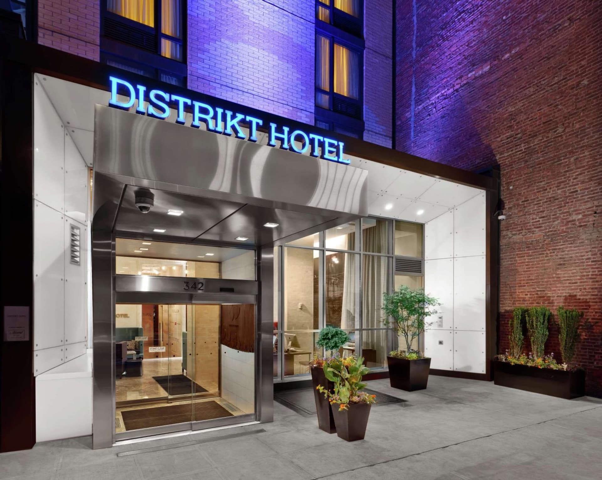 Distrikt Hotel New York City, Tapestry Collection by Hilton interior in New York, NY — gallery photo 2