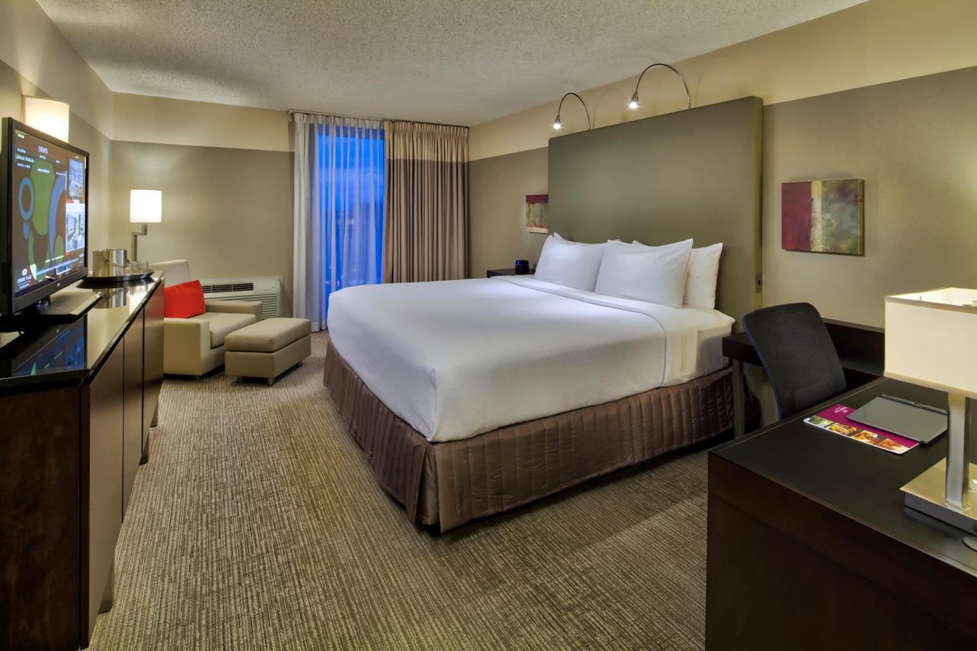 Crowne Plaza - Chicago West Loop by IHG interior in Chicago, IL — gallery photo 2
