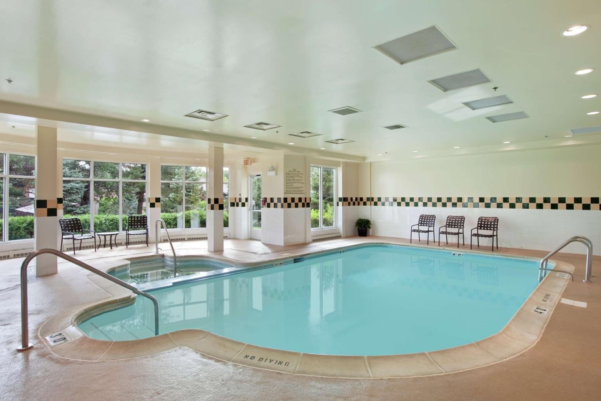 Hilton Garden Inn Oakbrook Terrace interior in Oakbrook Terrace, IL — gallery photo 2