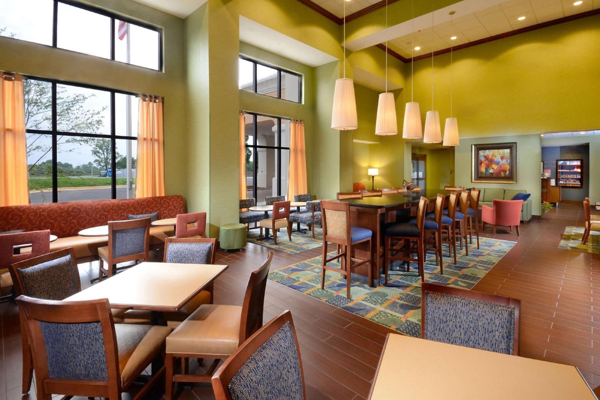 Hampton Inn and Suites Lynchburg interior in Lynchburg, VA — gallery photo 2
