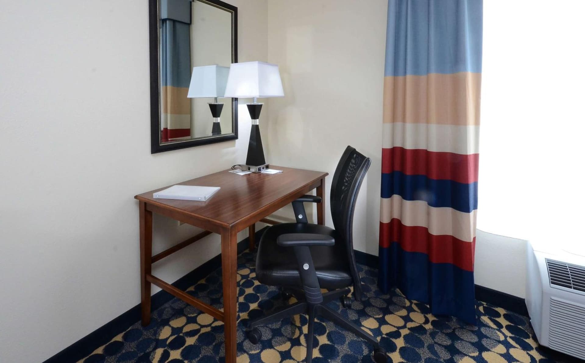 Hampton Inn and Suites Lynchburg gallery photo in Lynchburg, VA — image 7