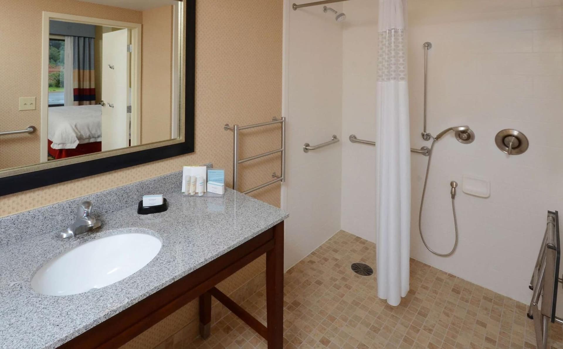 Hampton Inn and Suites Lynchburg gallery photo in Lynchburg, VA — image 38