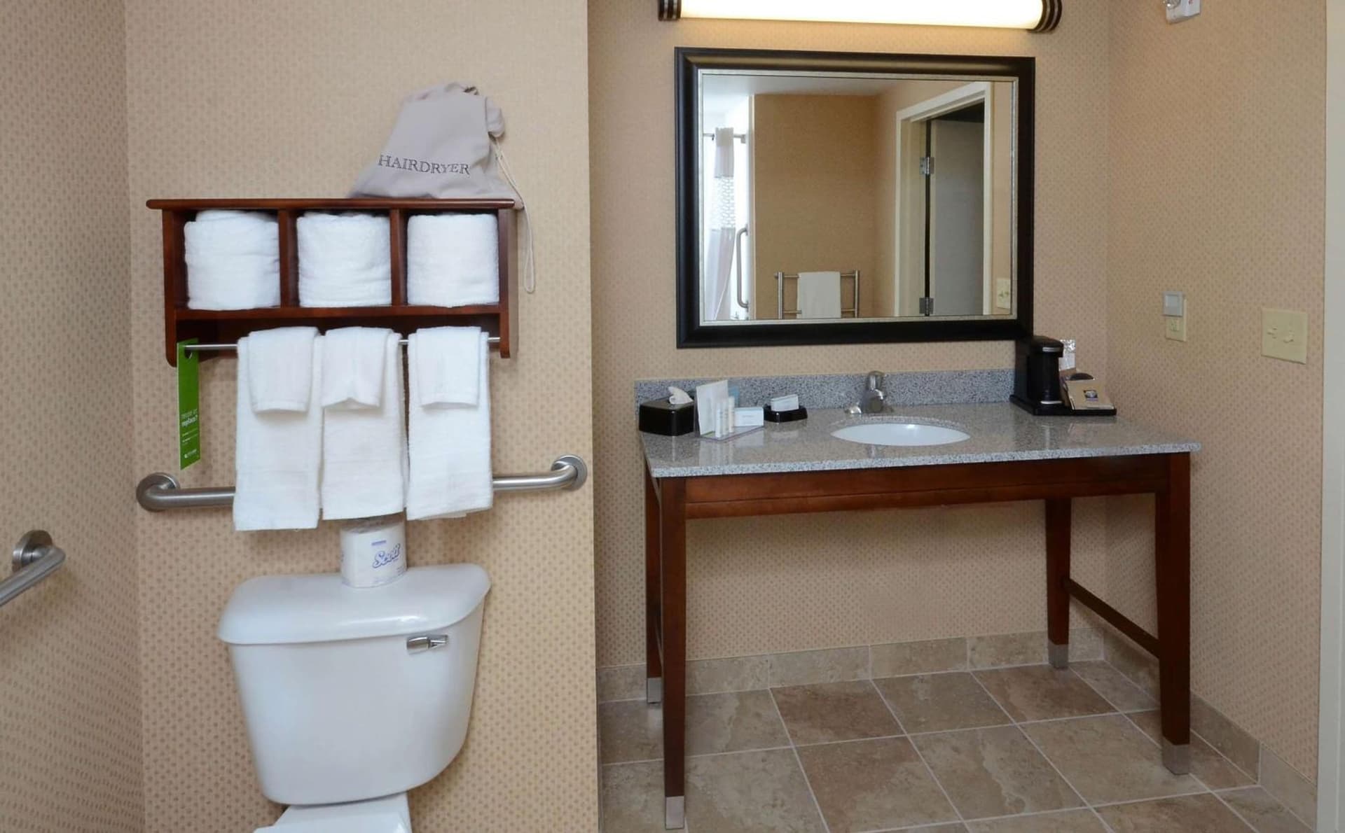 Hampton Inn and Suites Lynchburg gallery photo in Lynchburg, VA — image 28