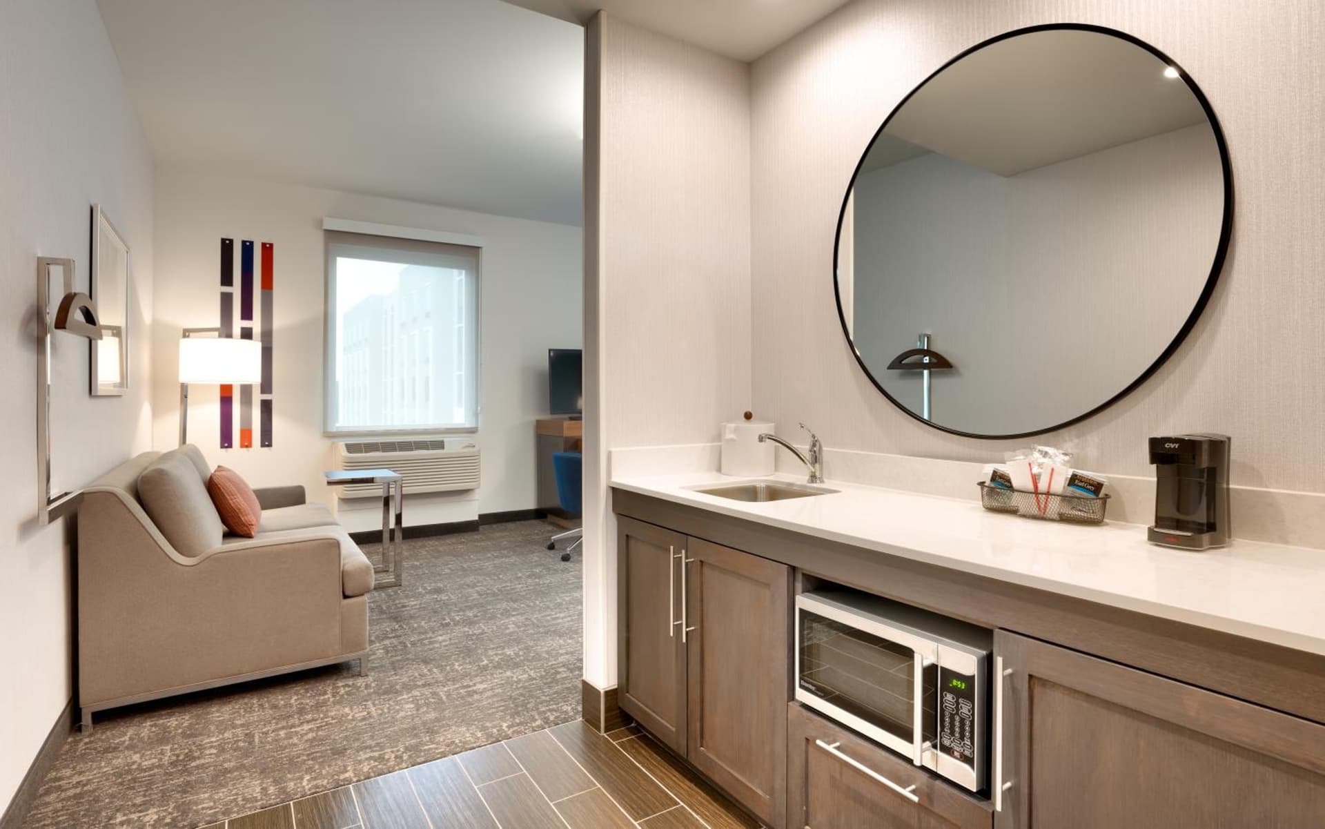 Hampton Inn & Suites Anaheim Resort Convention Center gallery photo in Anaheim, CA — image 12