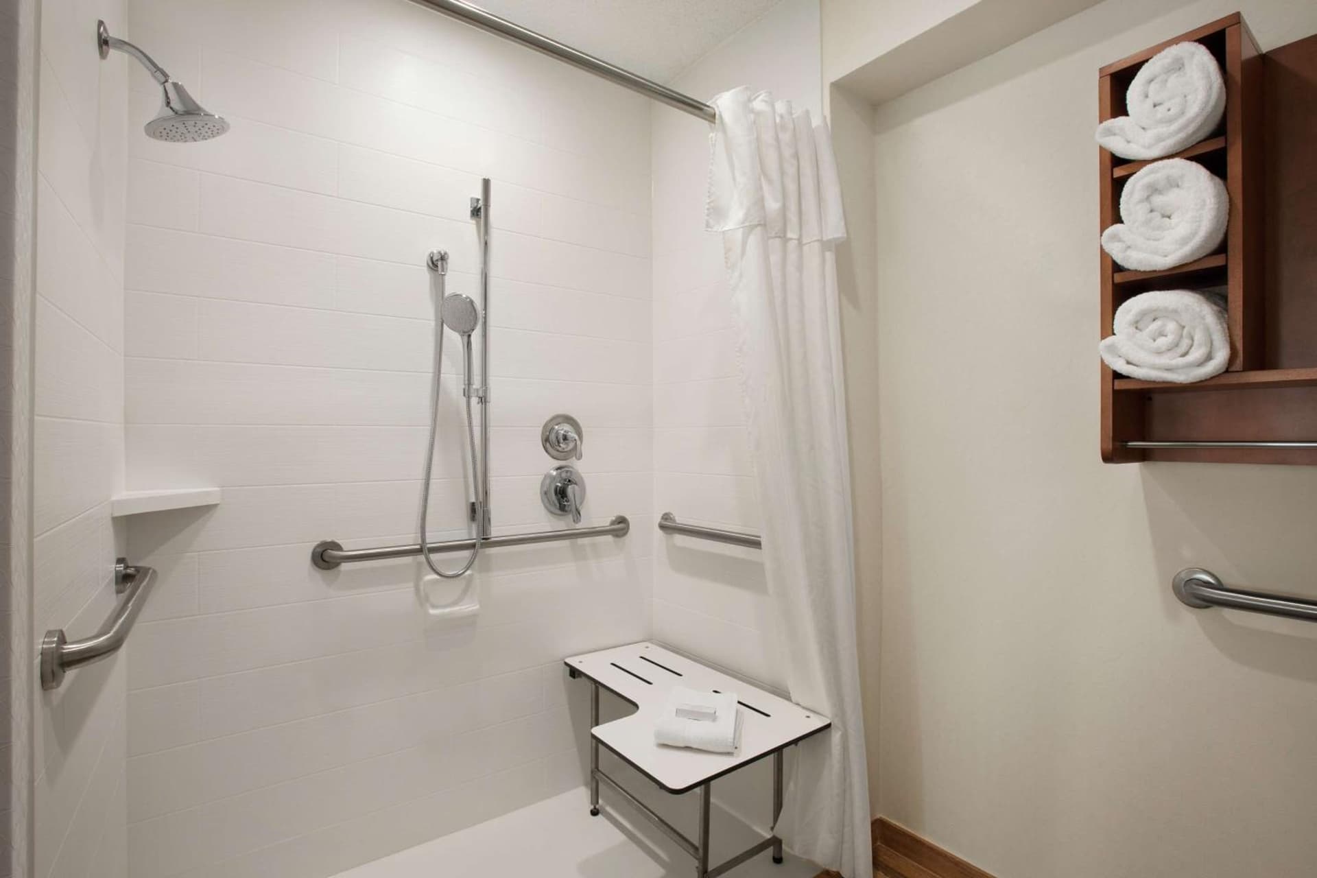 Homewood Suites by Hilton Kansas City Airport gallery photo in Kansas City, KS — image 40