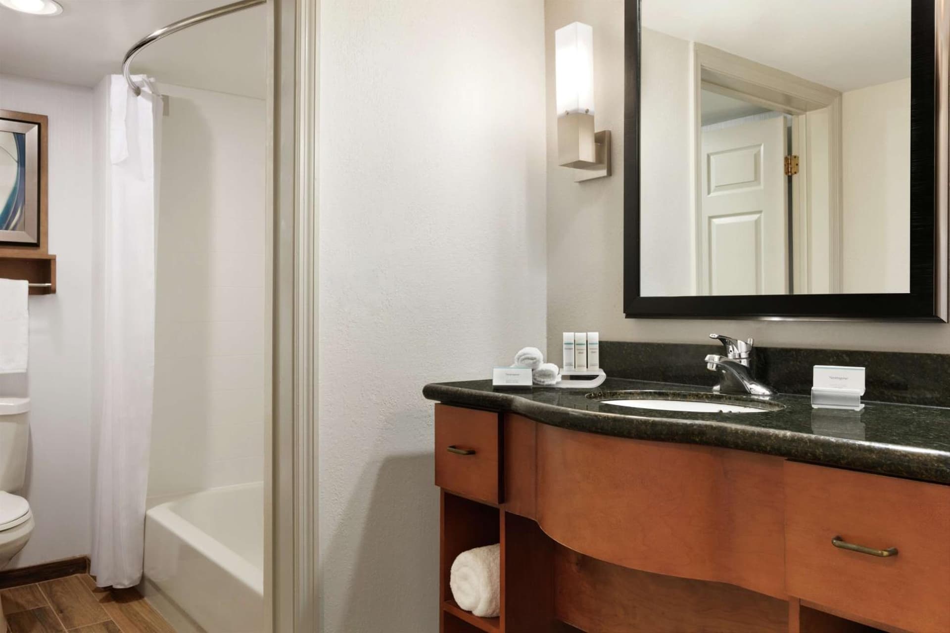 Homewood Suites by Hilton Kansas City Airport gallery photo in Kansas City, KS — image 12