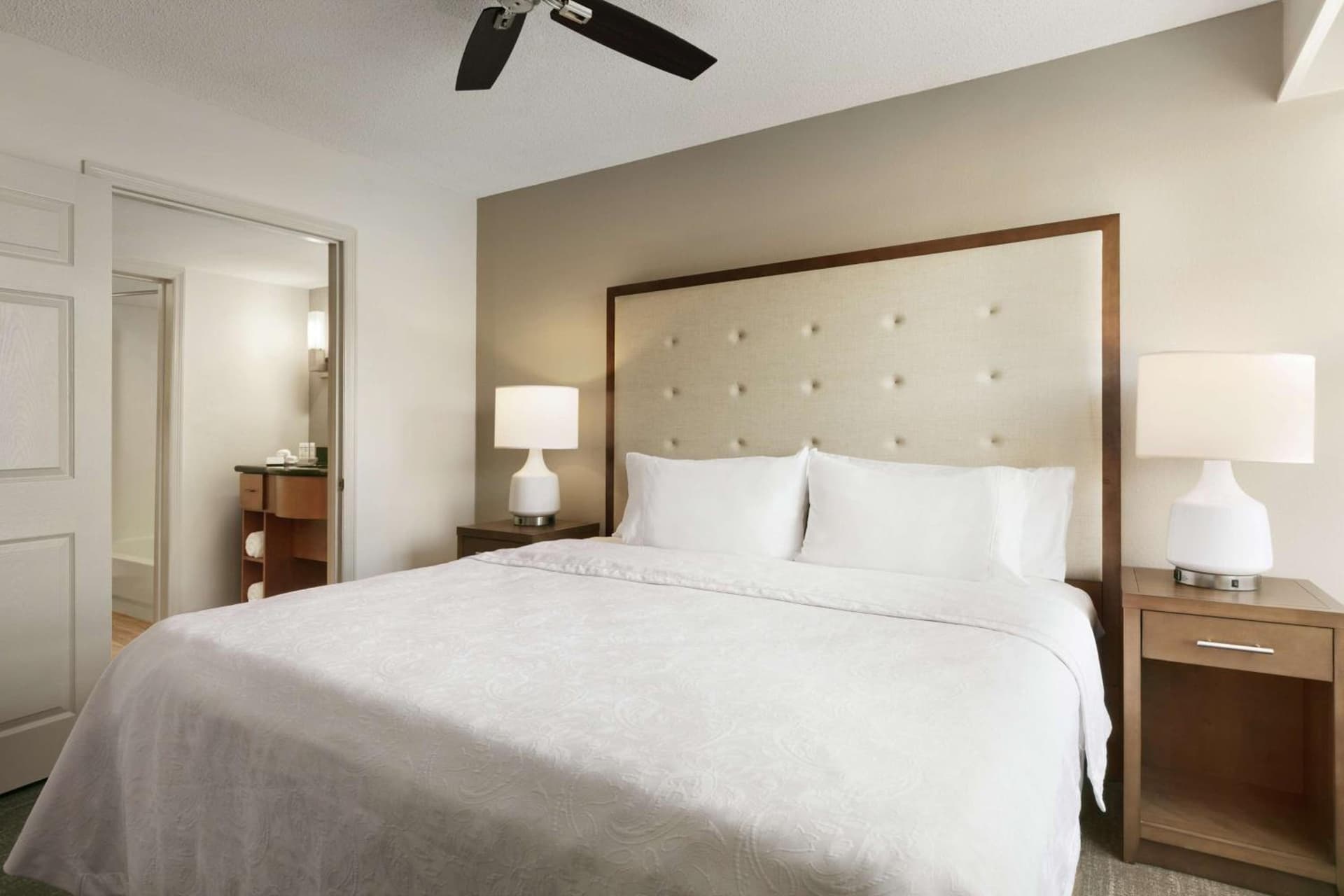 Homewood Suites by Hilton Kansas City Airport gallery photo in Kansas City, KS — image 10