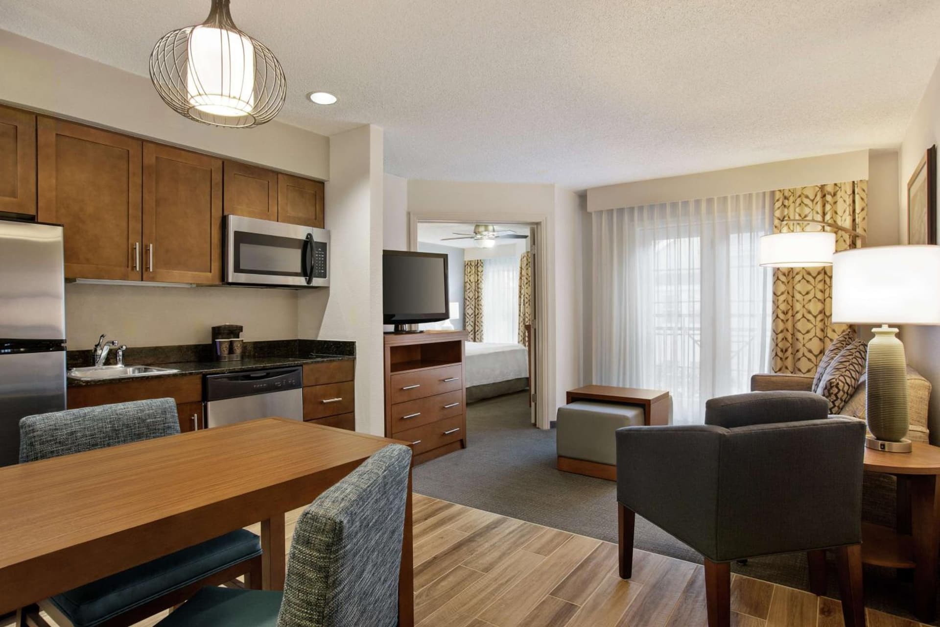 Homewood Suites by Hilton Kansas City Airport gallery photo in Kansas City, KS — image 32