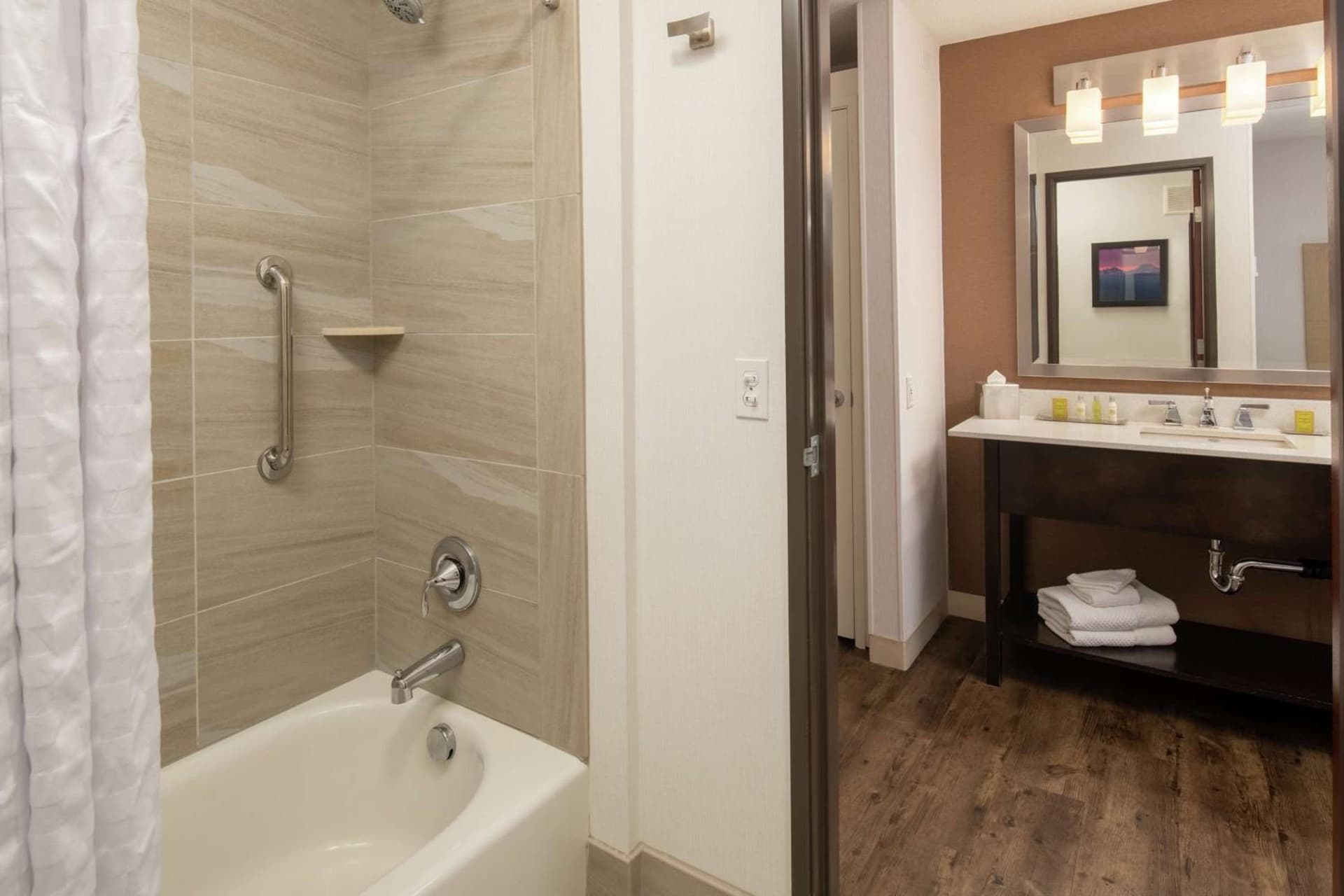 DoubleTree by Hilton Portland Tigard gallery photo in Tigard, OR — image 5
