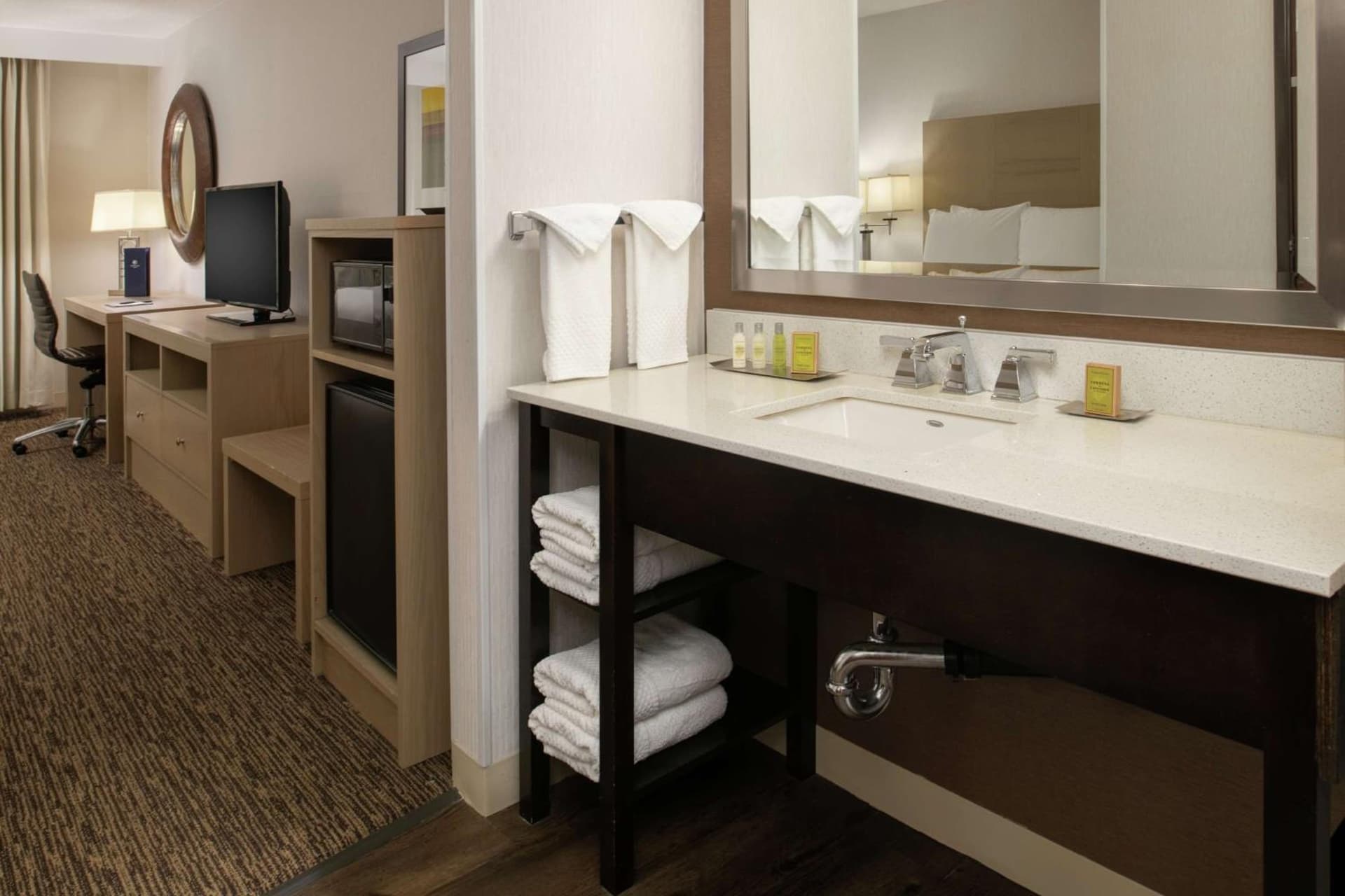DoubleTree by Hilton Portland Tigard gallery photo in Tigard, OR — image 15