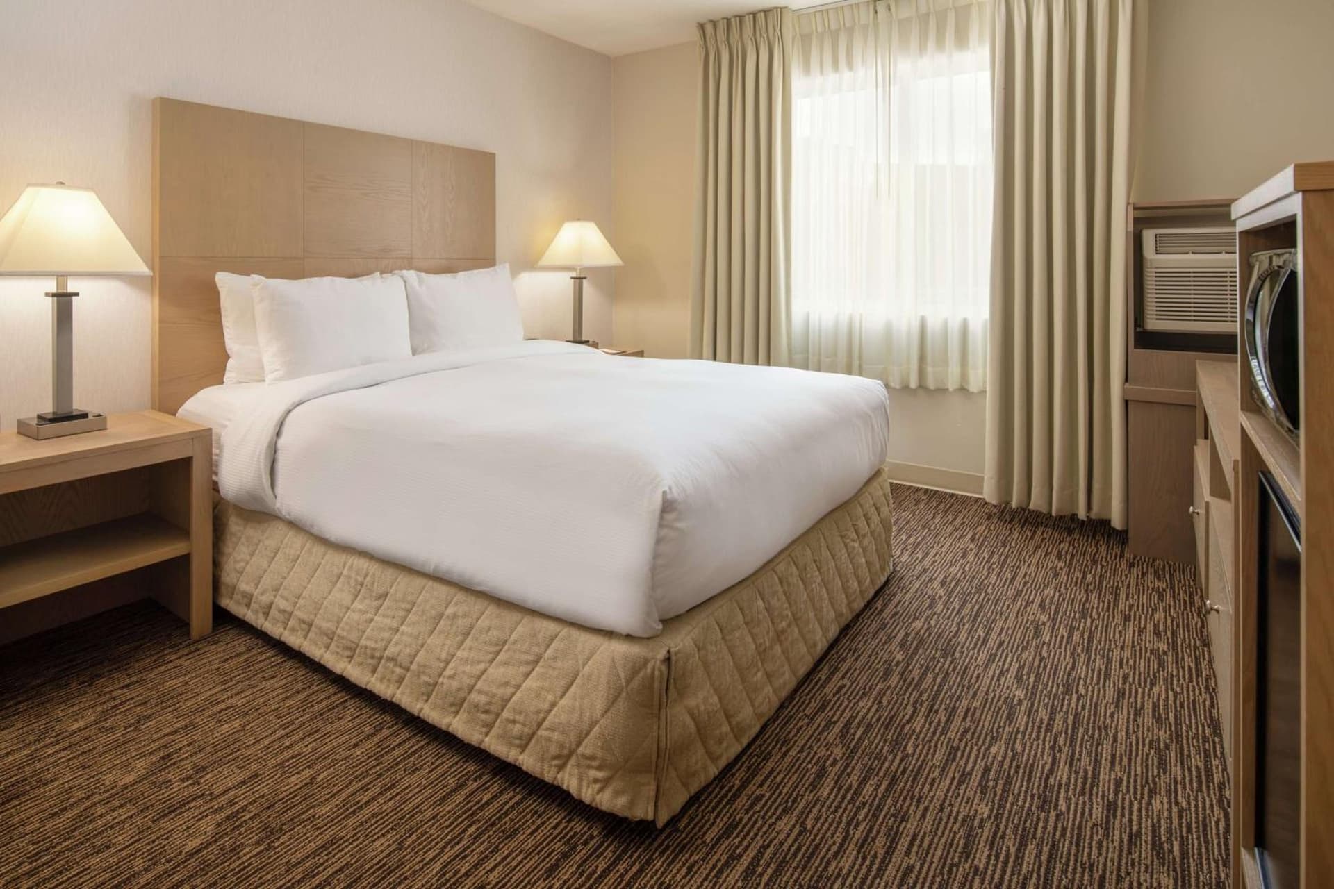 DoubleTree by Hilton Portland Tigard property views in Tigard, OR — gallery photo 3