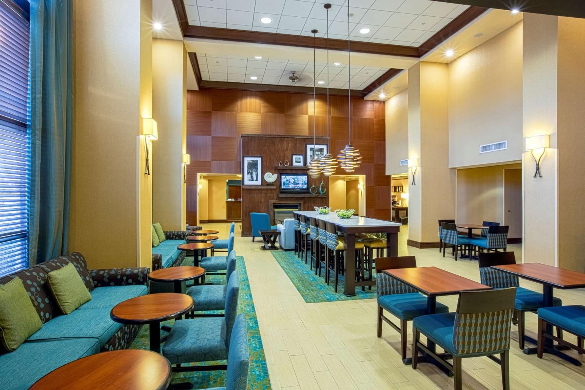 Hampton Inn & Suites Sacramento-Elk Grove Laguna I-5 gallery photo in Elk Grove, CA — image 8