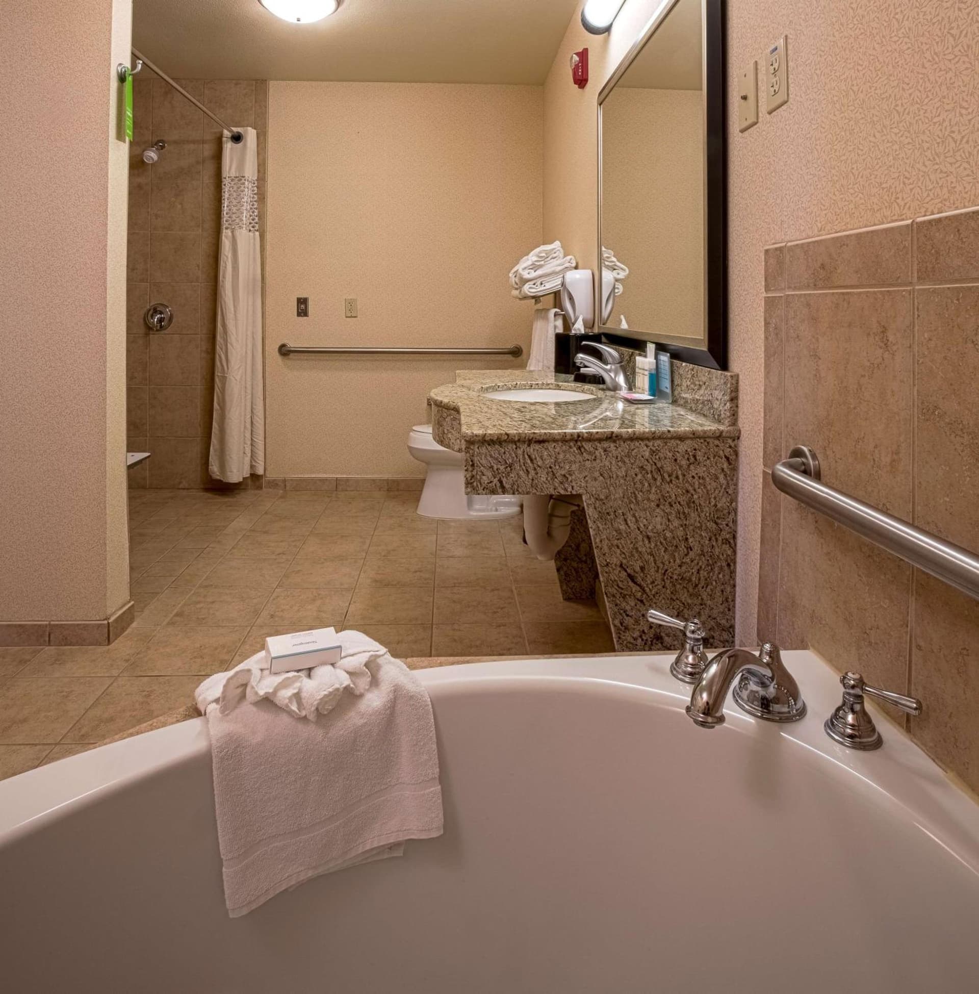 Hampton Inn & Suites Sacramento-Elk Grove Laguna I-5 gallery photo in Elk Grove, CA — image 24