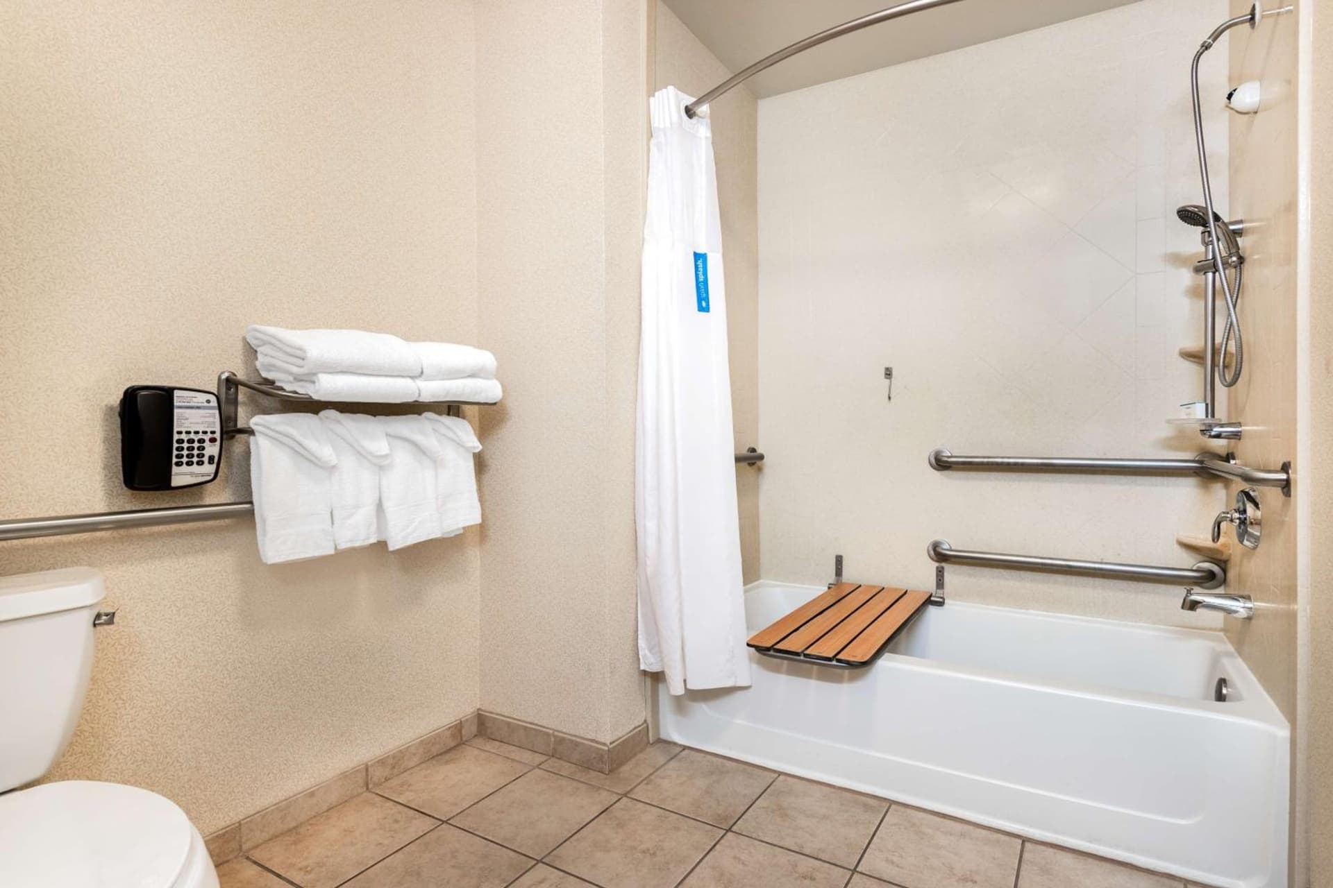 Hampton Inn & Suites Sacramento-Elk Grove Laguna I-5 gallery photo in Elk Grove, CA — image 21