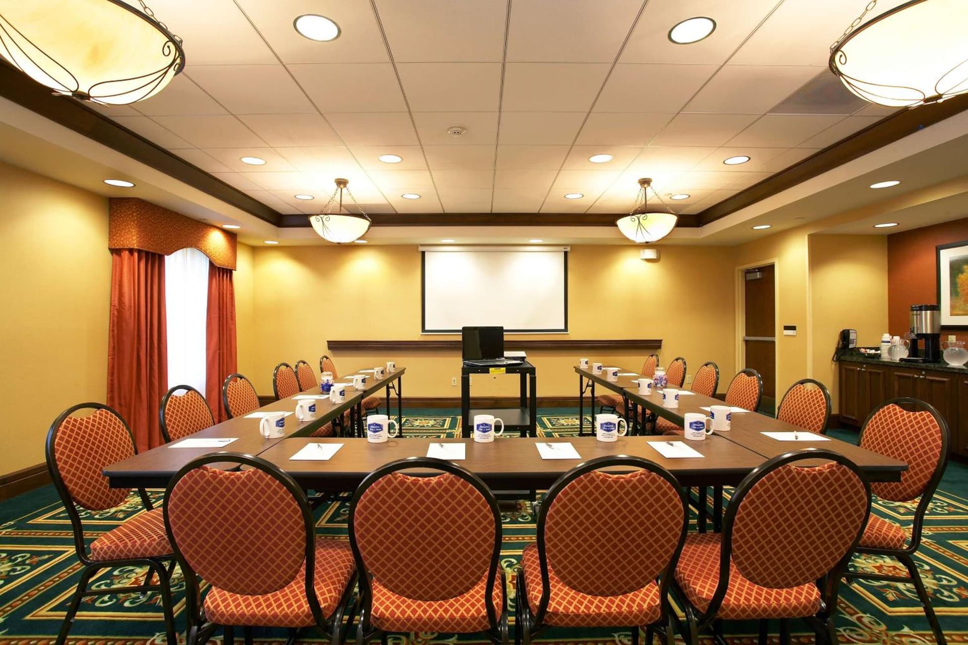 Hampton Inn & Suites Sacramento-Elk Grove Laguna I-5 gallery photo in Elk Grove, CA — image 40