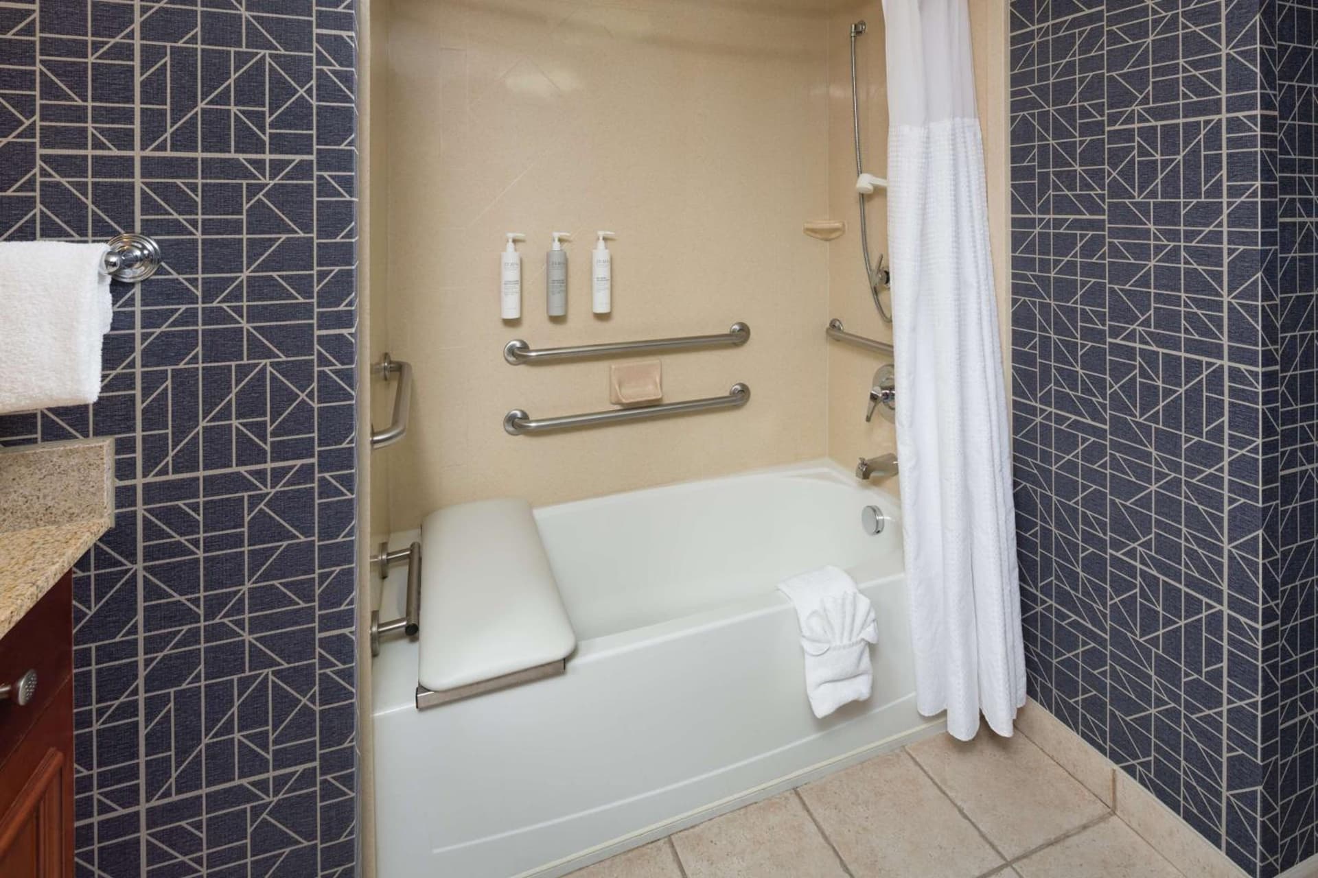 Homewood Suites by Hilton Newburgh-Stewart Airport gallery photo in New Windsor, NY — image 24