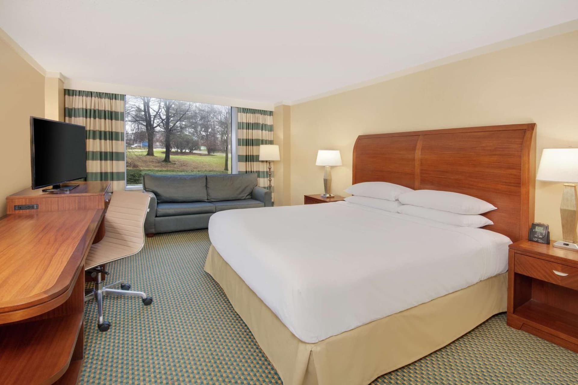 DoubleTree by Hilton Stamford gallery photo in Stamford, CT — image 46