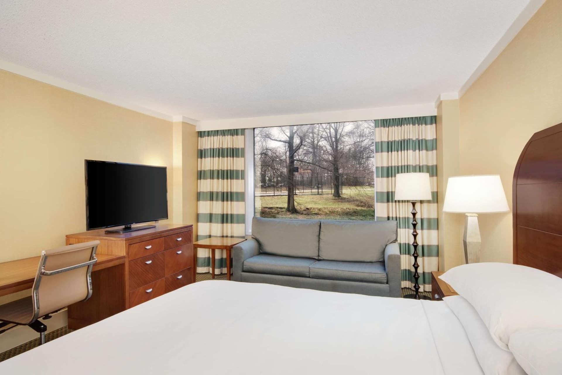 DoubleTree by Hilton Stamford gallery photo in Stamford, CT — image 21