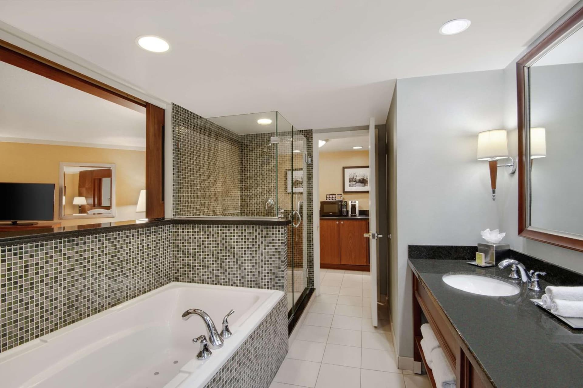 DoubleTree by Hilton Stamford gallery photo in Stamford, CT — image 52