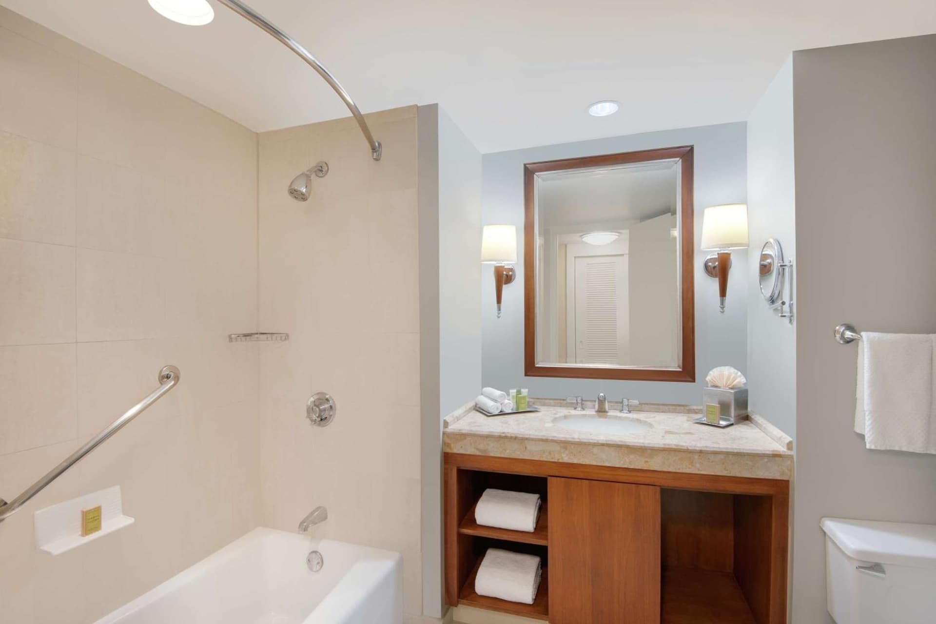 DoubleTree by Hilton Stamford gallery photo in Stamford, CT — image 53